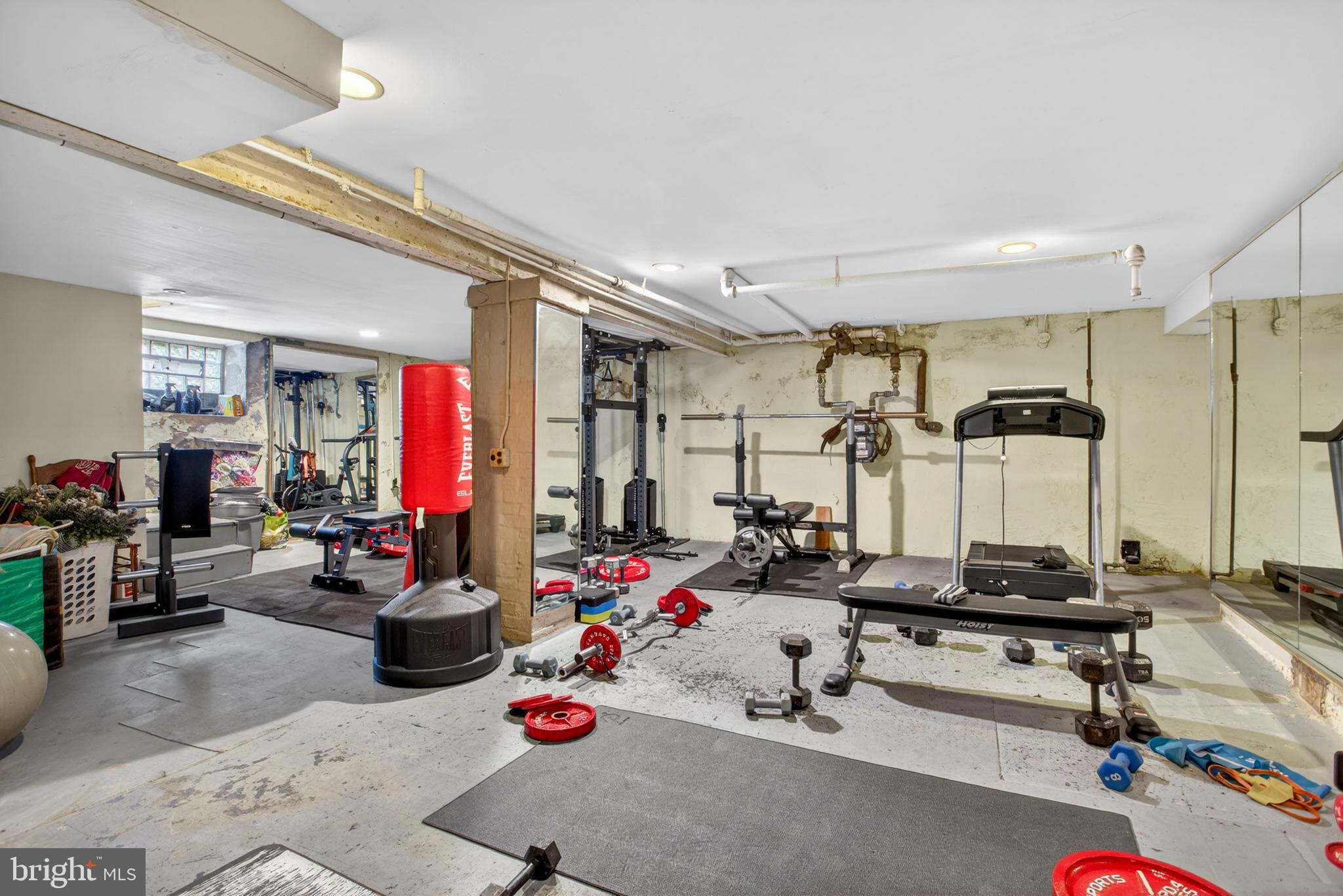 EAST OAK LANE - Residential