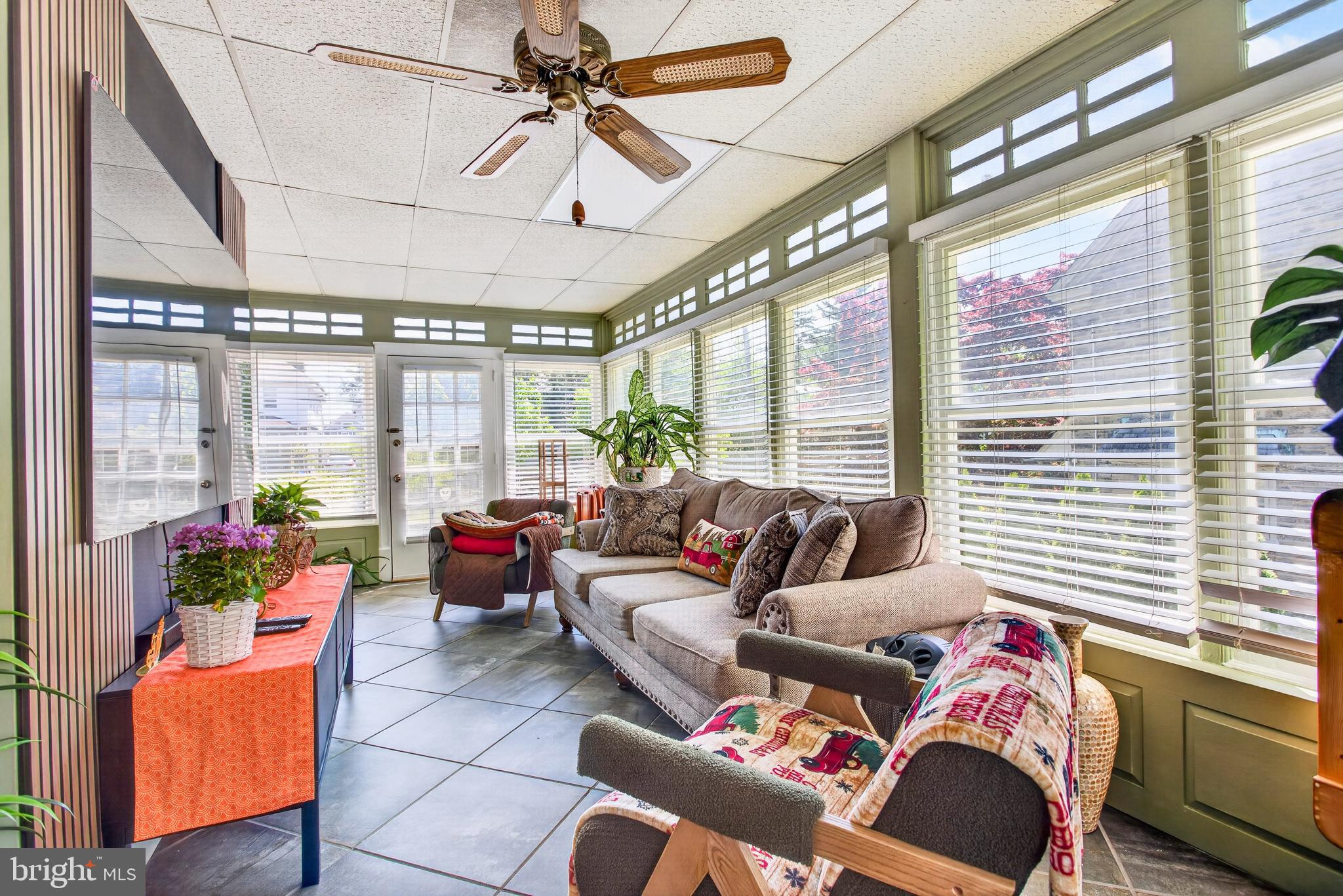 EAST OAK LANE - Residential