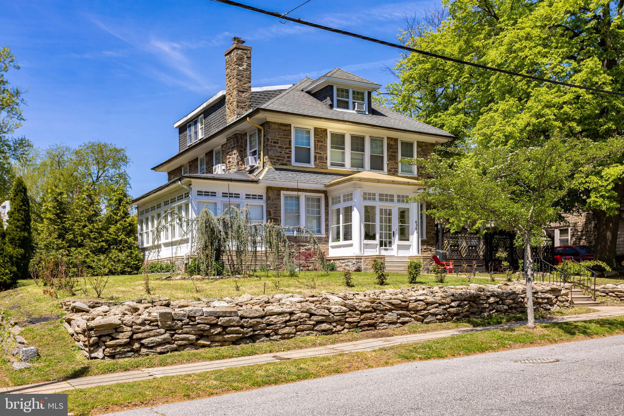 EAST OAK LANE - Residential