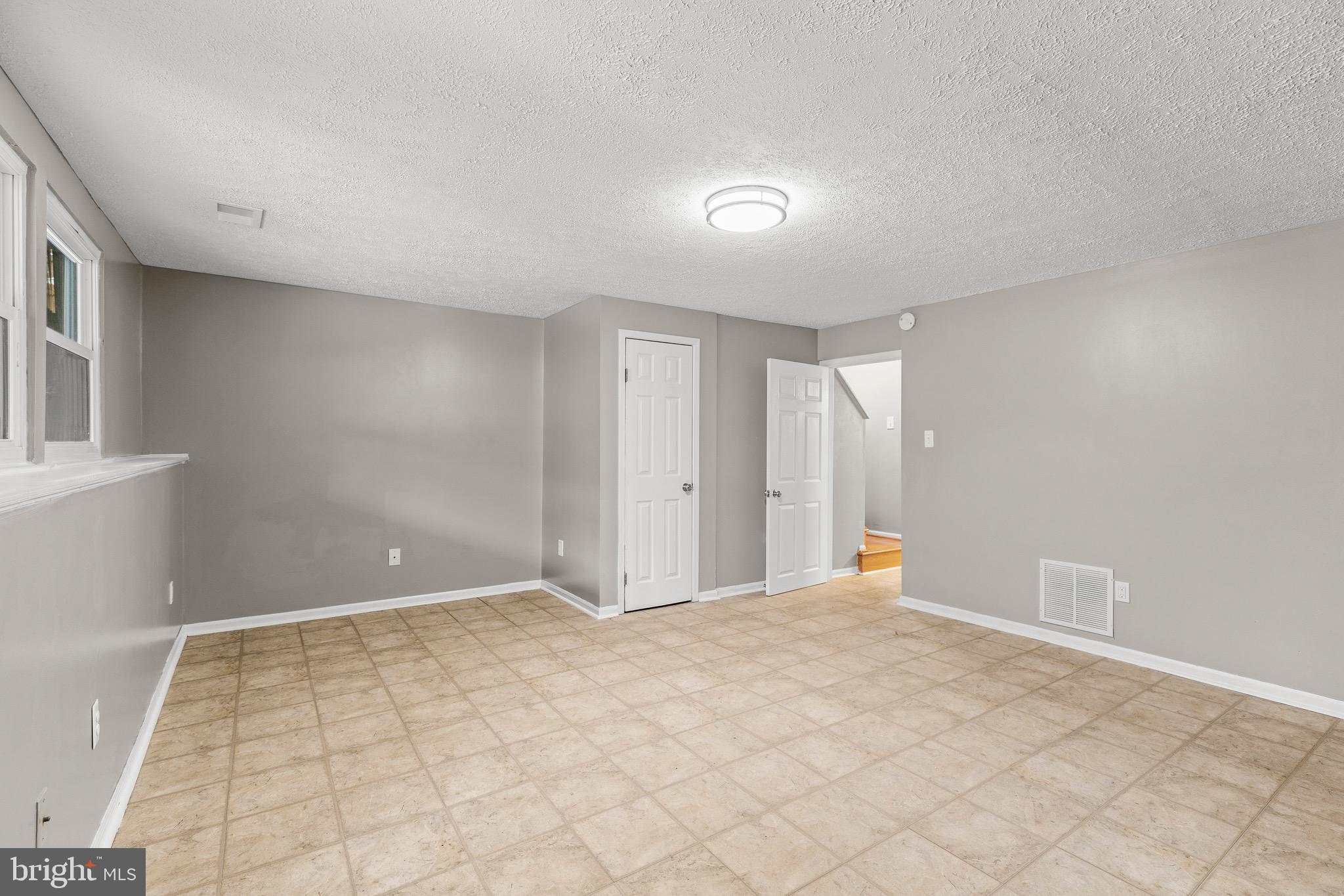 POHICK VILLAGE - Residential