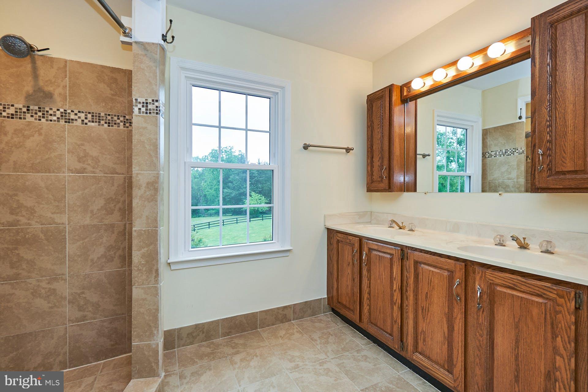 FALKLAND FARM - Residential