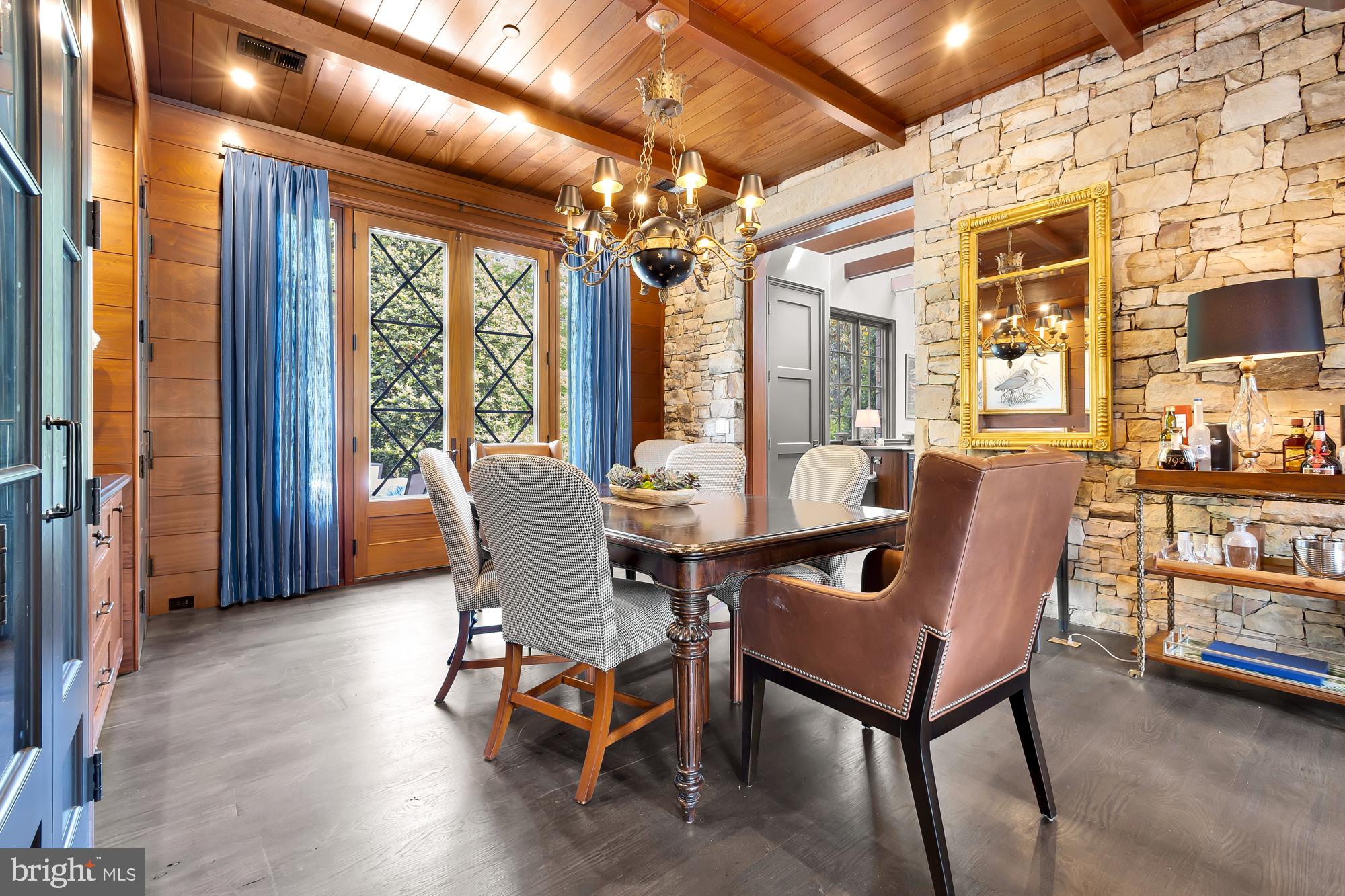 POTOMAC OUTSIDE - Residential