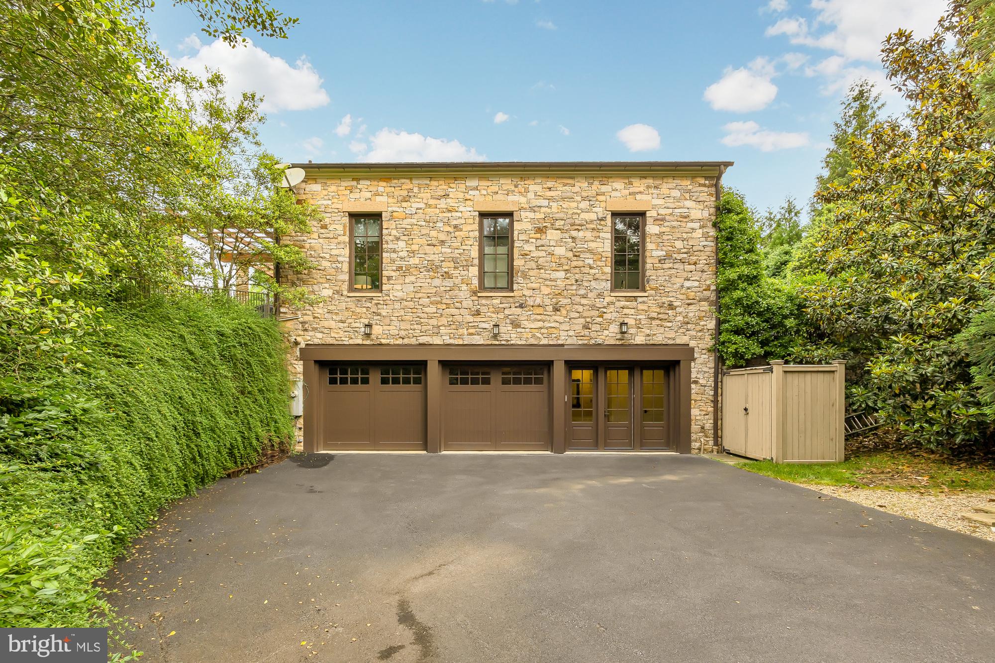 POTOMAC OUTSIDE - Residential