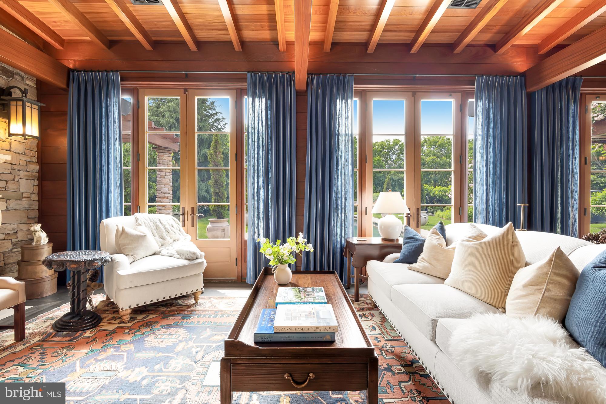 POTOMAC OUTSIDE - Residential