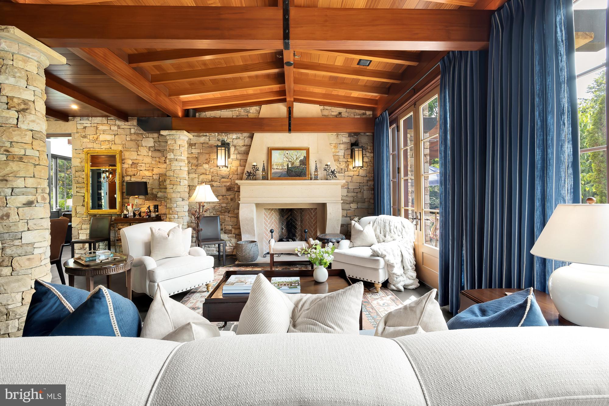 POTOMAC OUTSIDE - Residential