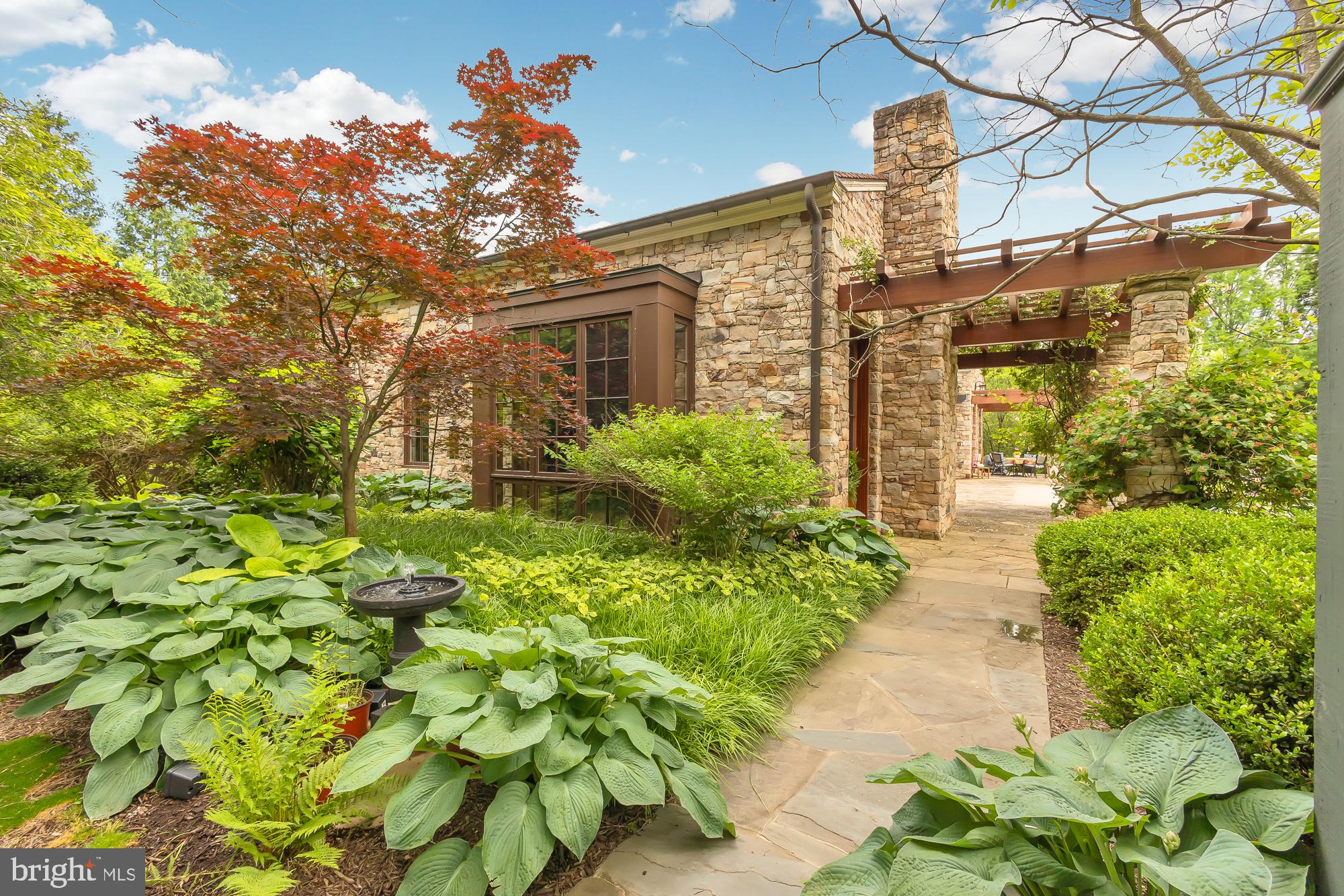 POTOMAC OUTSIDE - Residential