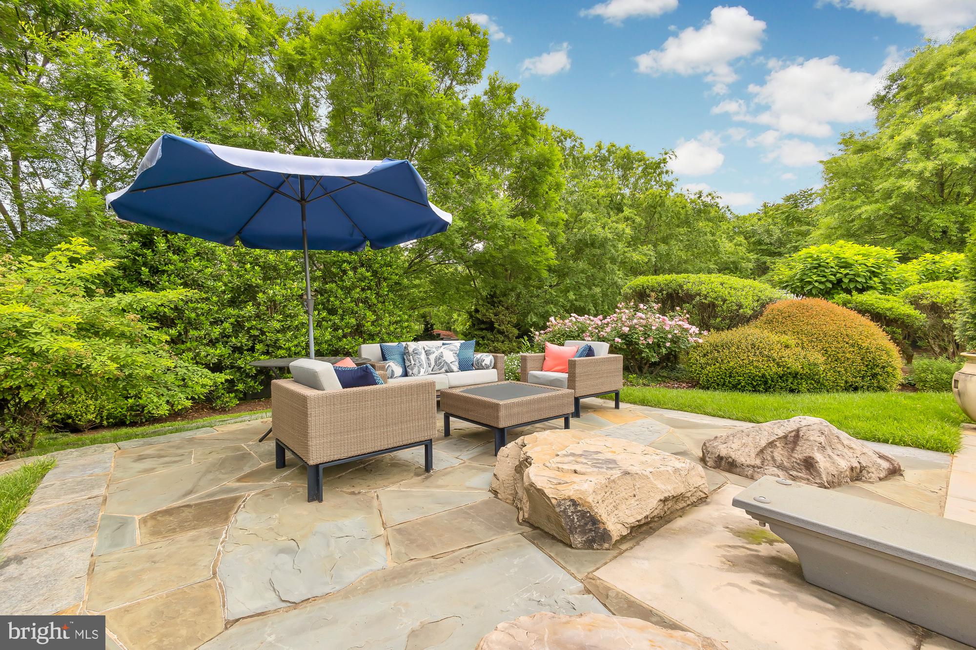 POTOMAC OUTSIDE - Residential