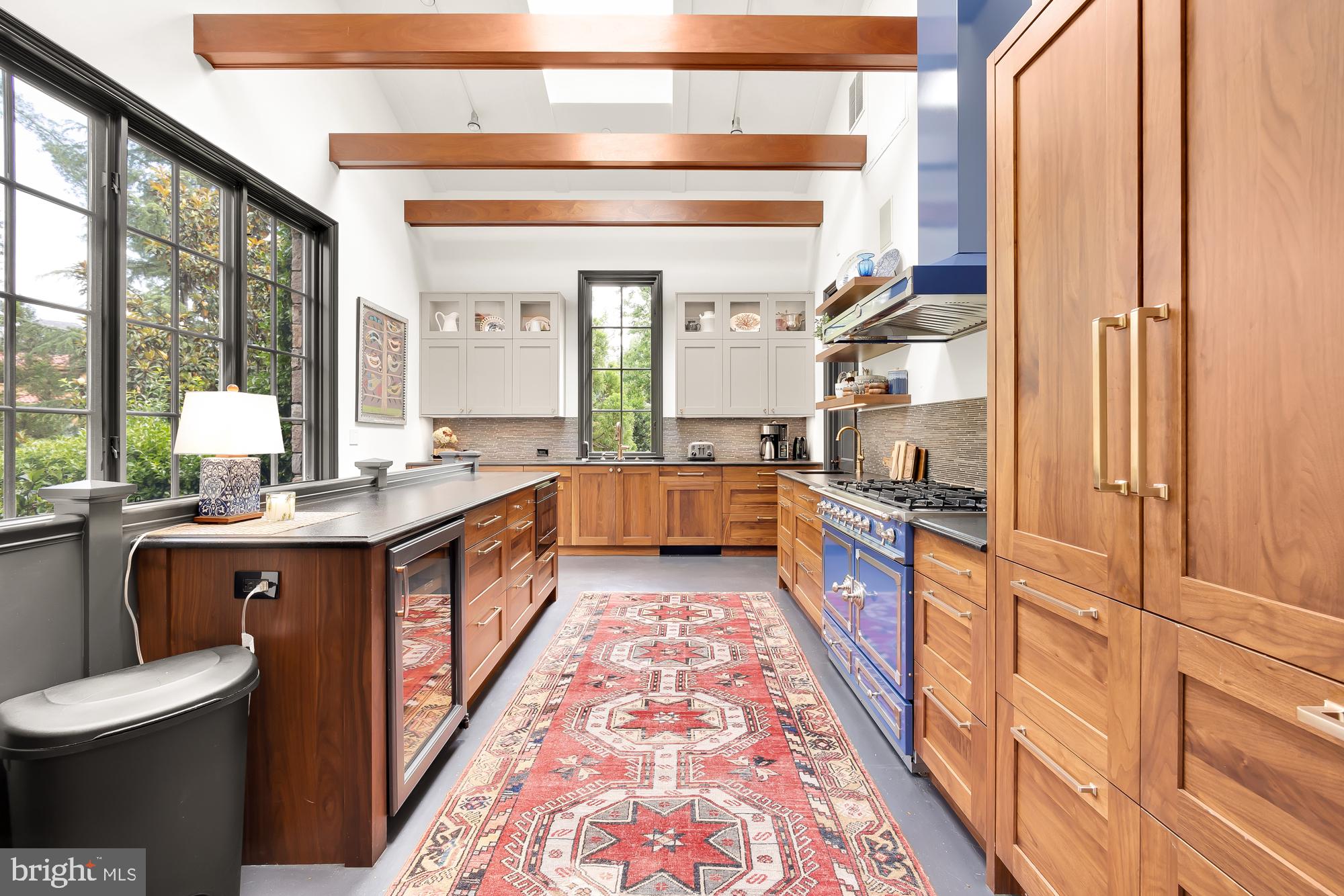 POTOMAC OUTSIDE - Residential