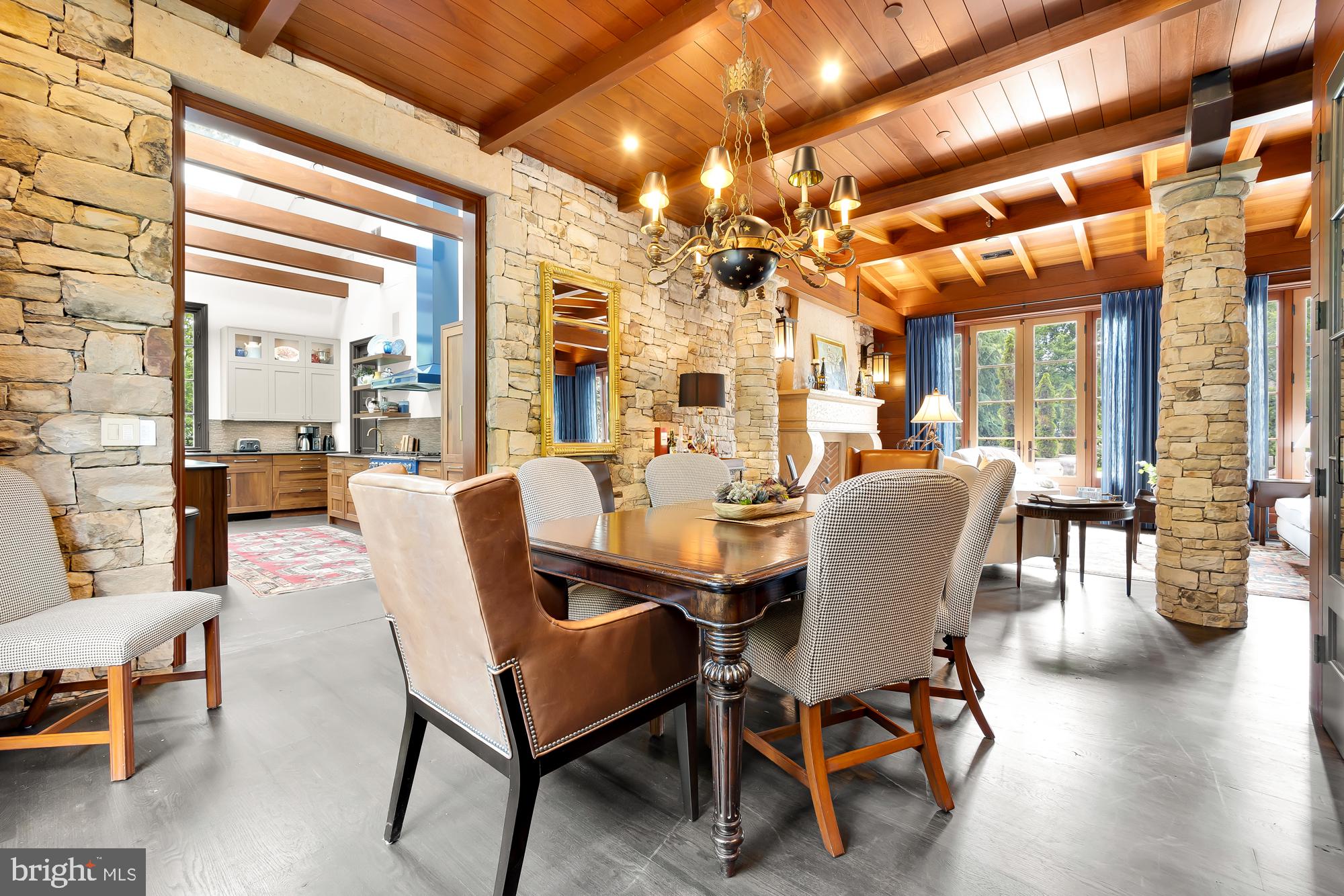 POTOMAC OUTSIDE - Residential