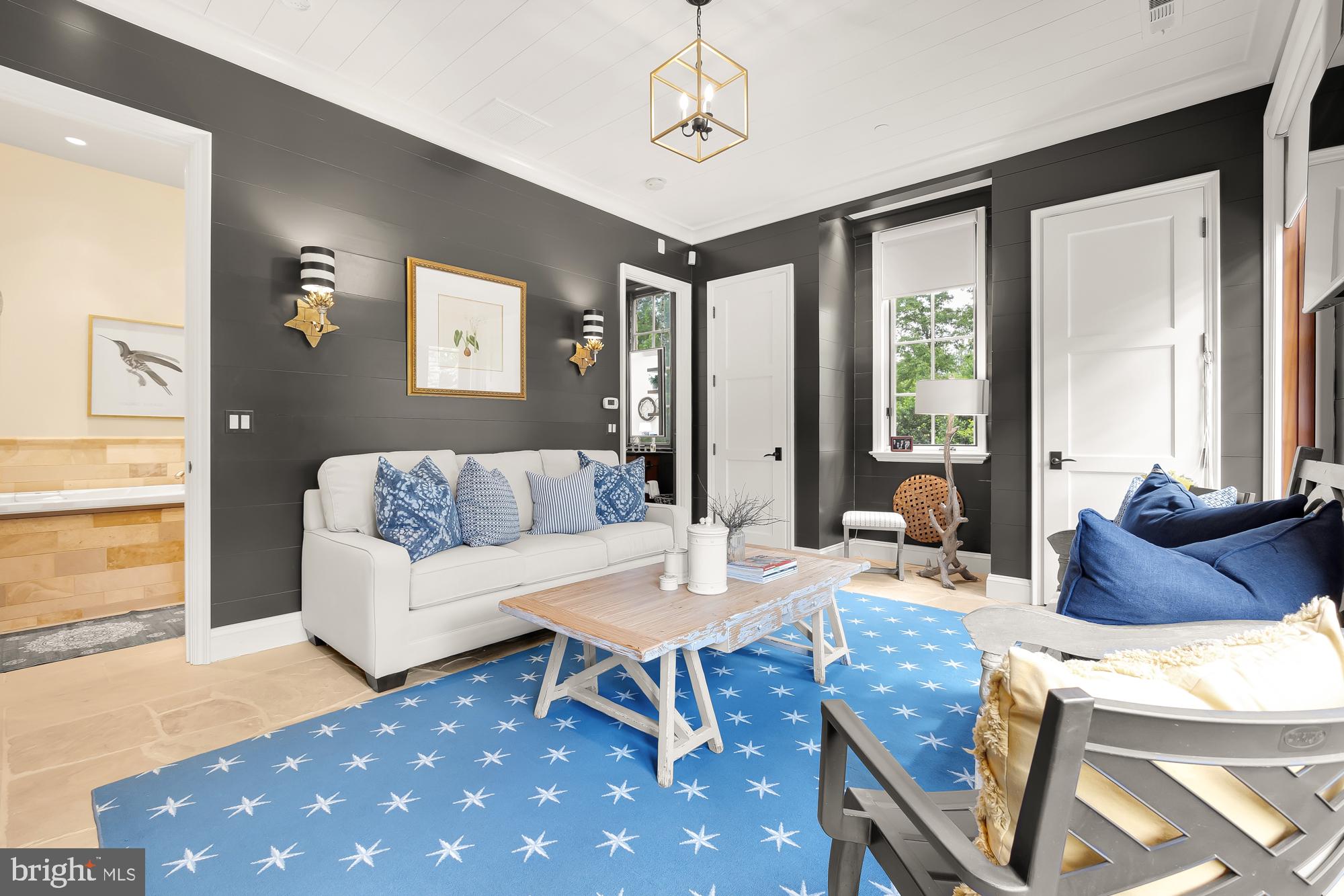 POTOMAC OUTSIDE - Residential