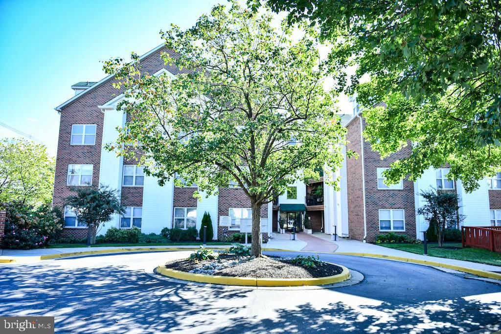 Photo of 934 Bay Ridge Avenue #308, ANNAPOLIS, MD 21403 (MLS # MDAA2128604)