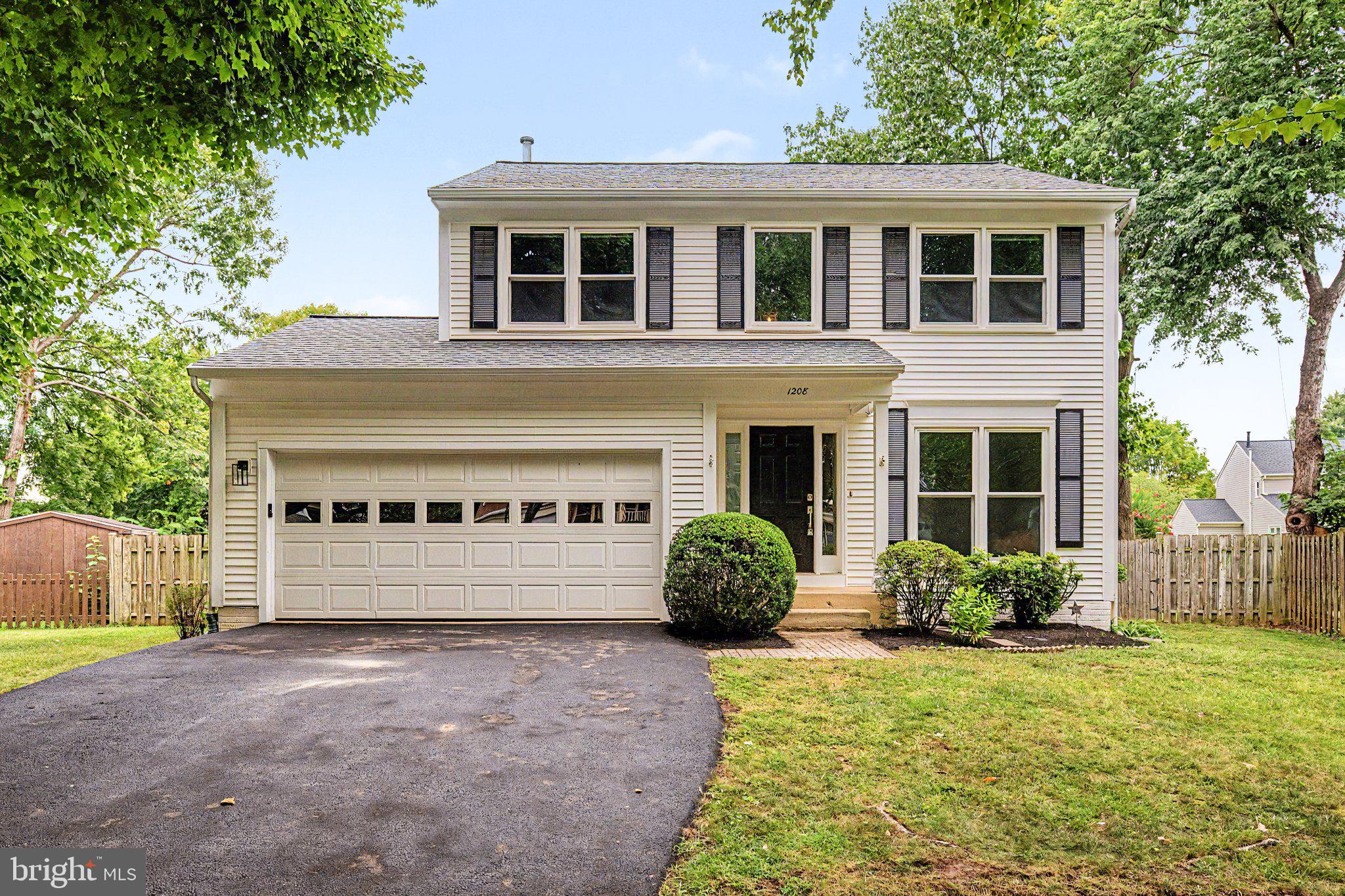 1208 MUSKET COURT NE