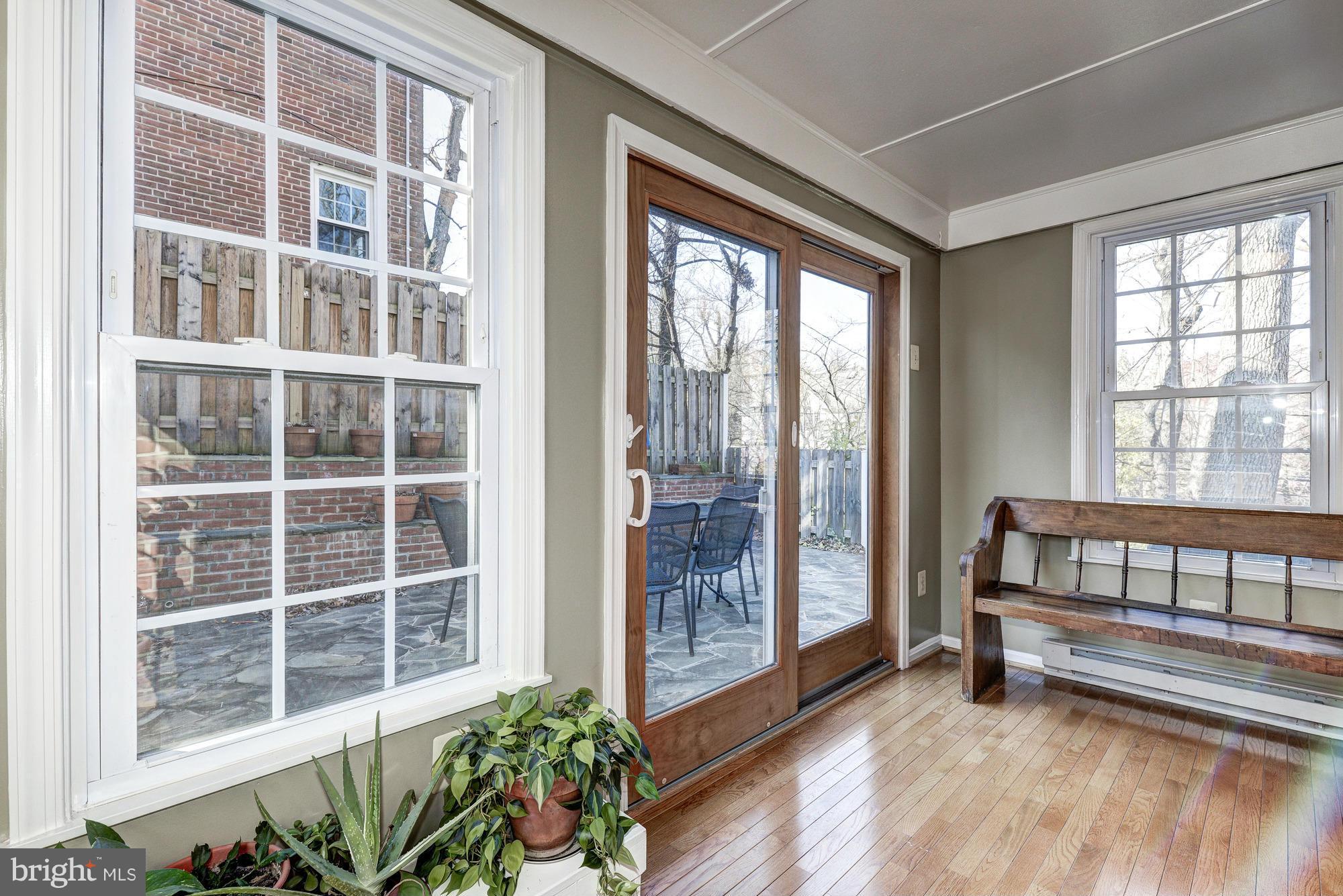 WOODSIDE - Residential