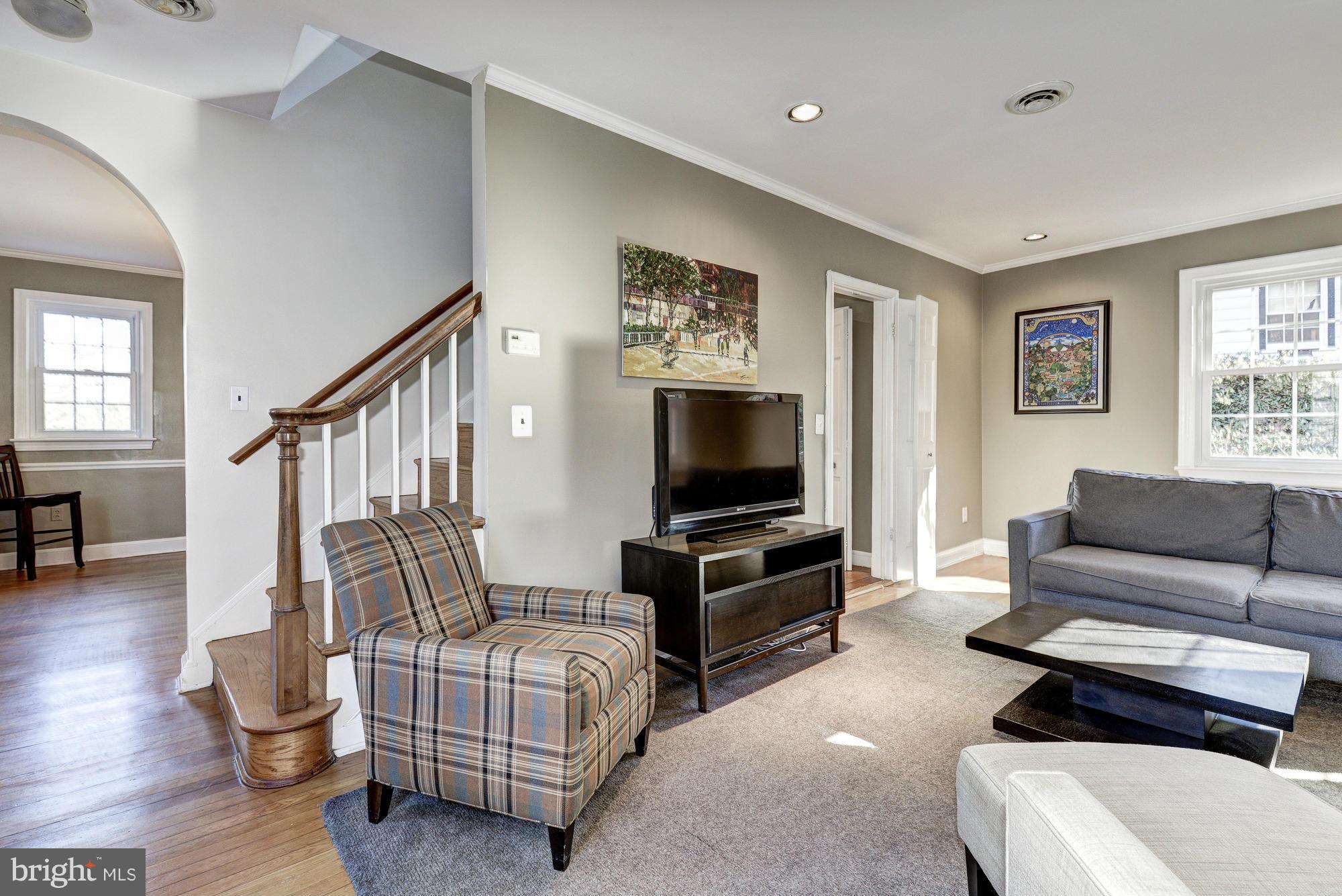 WOODSIDE - Residential