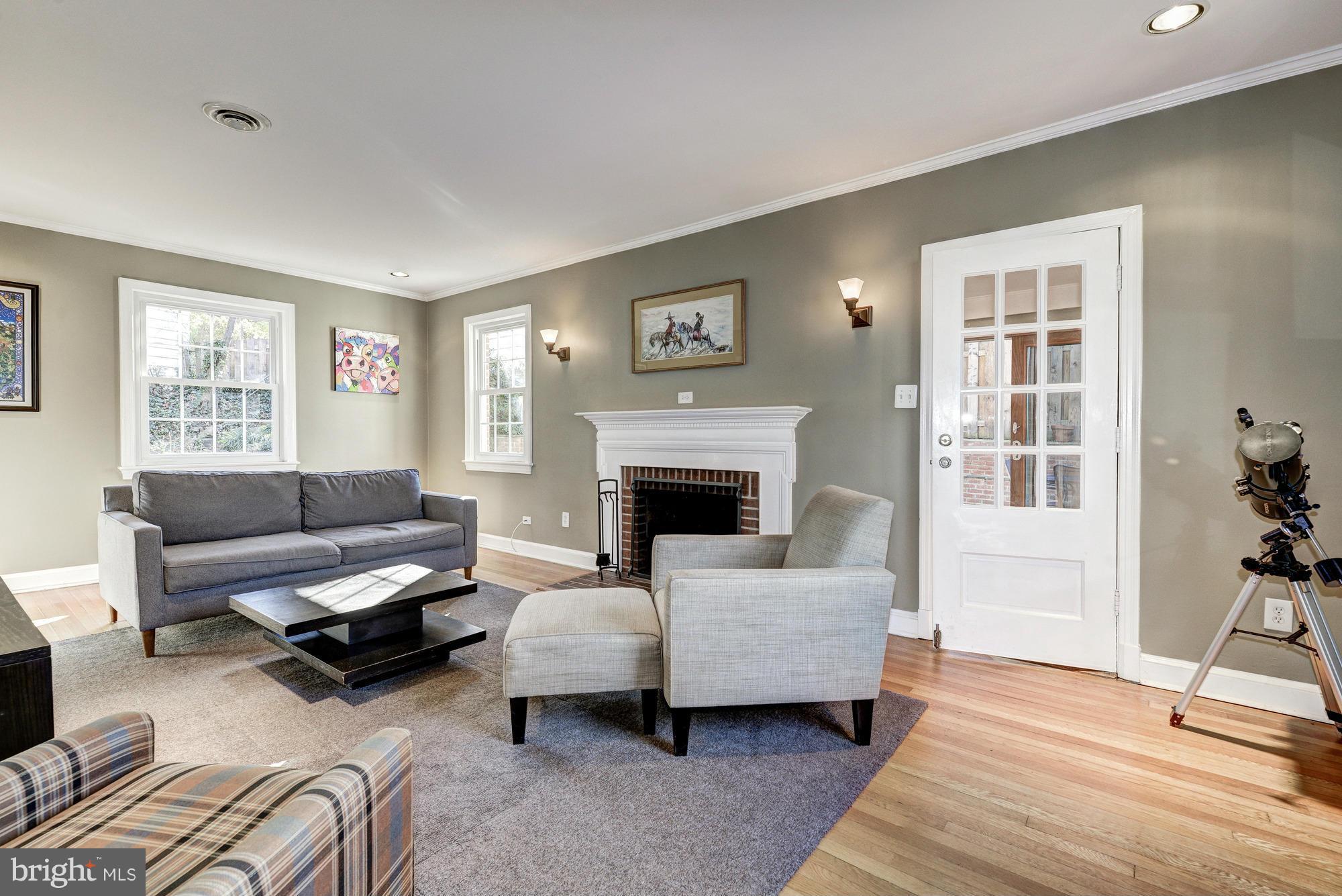 WOODSIDE - Residential