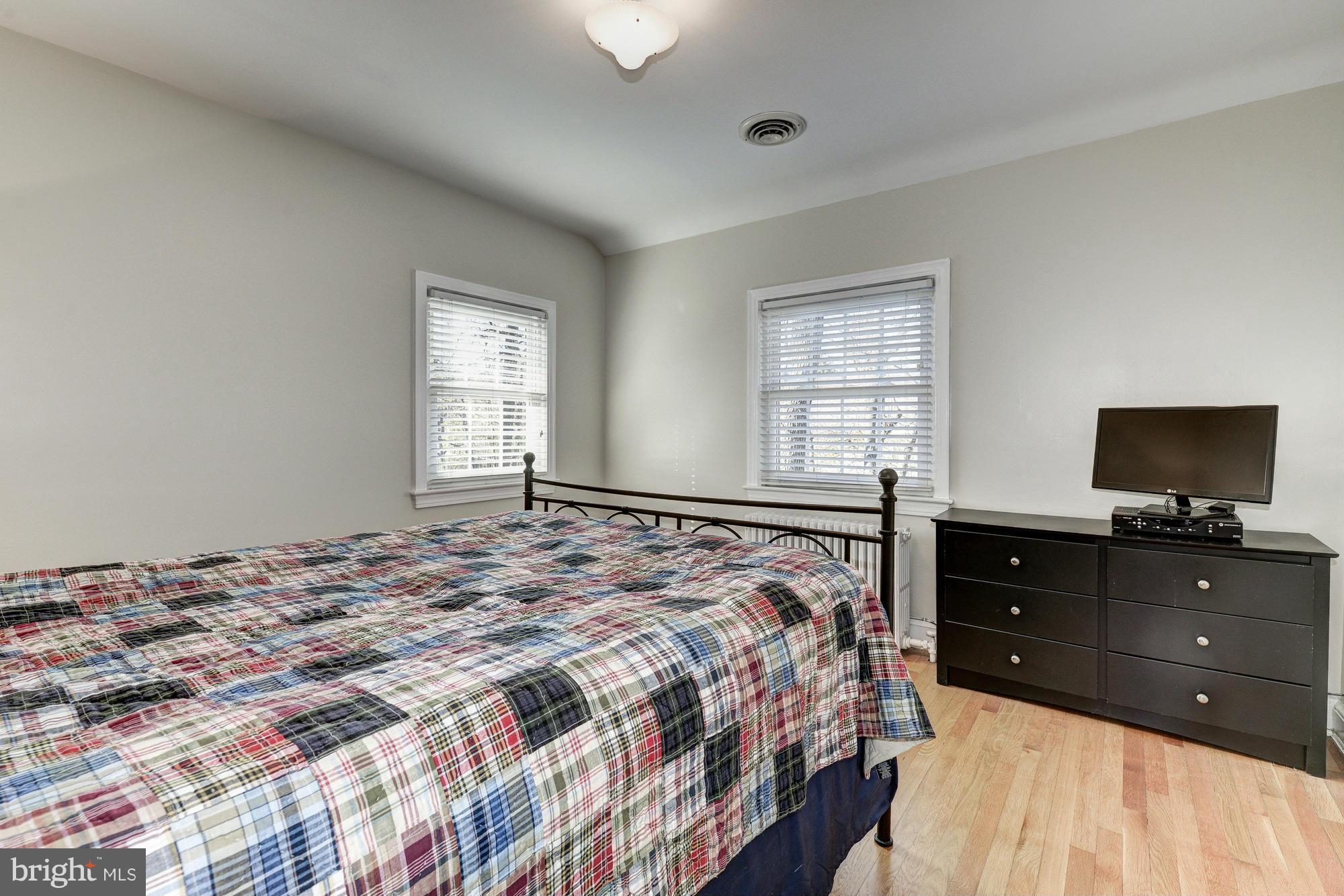 WOODSIDE - Residential