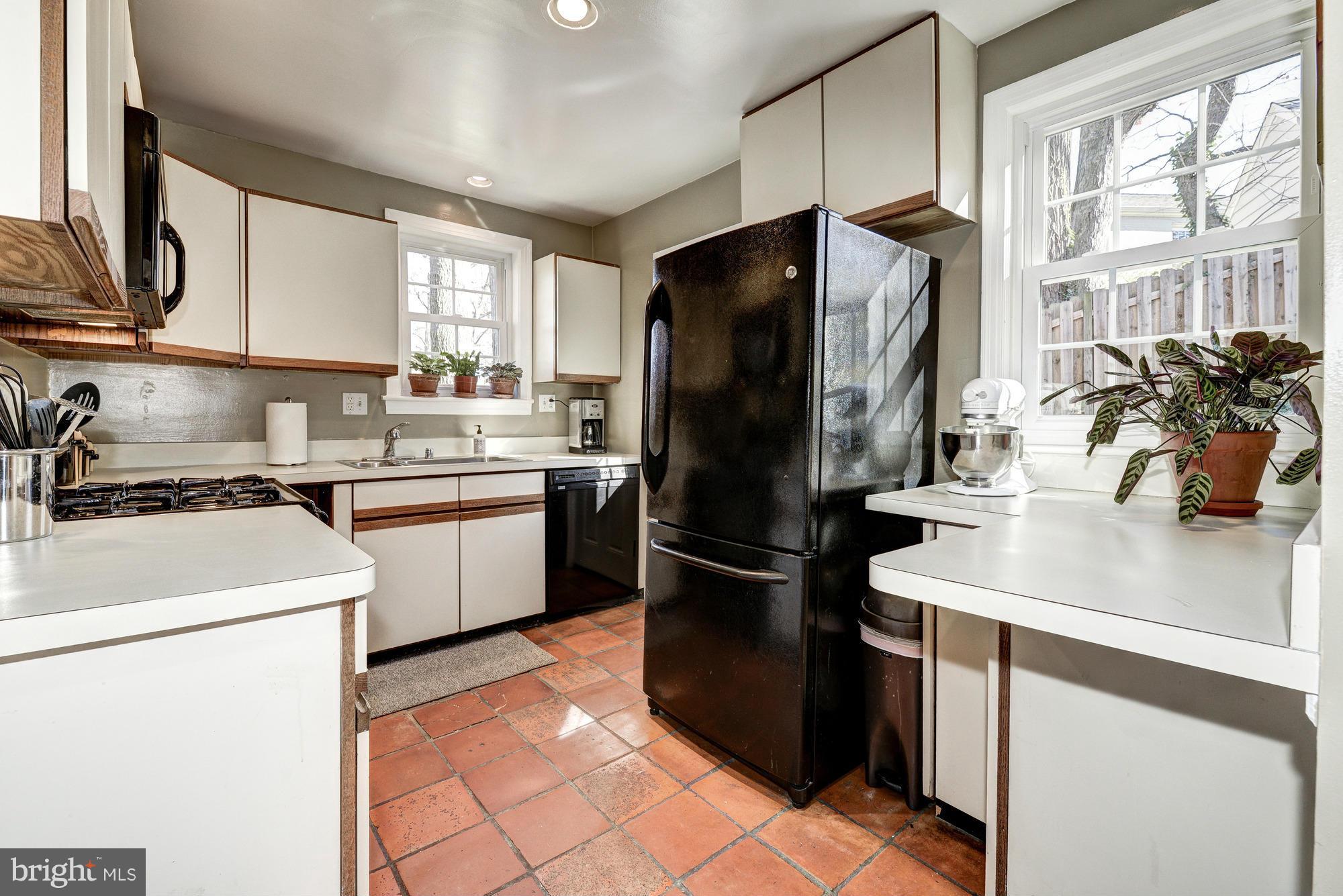 WOODSIDE - Residential