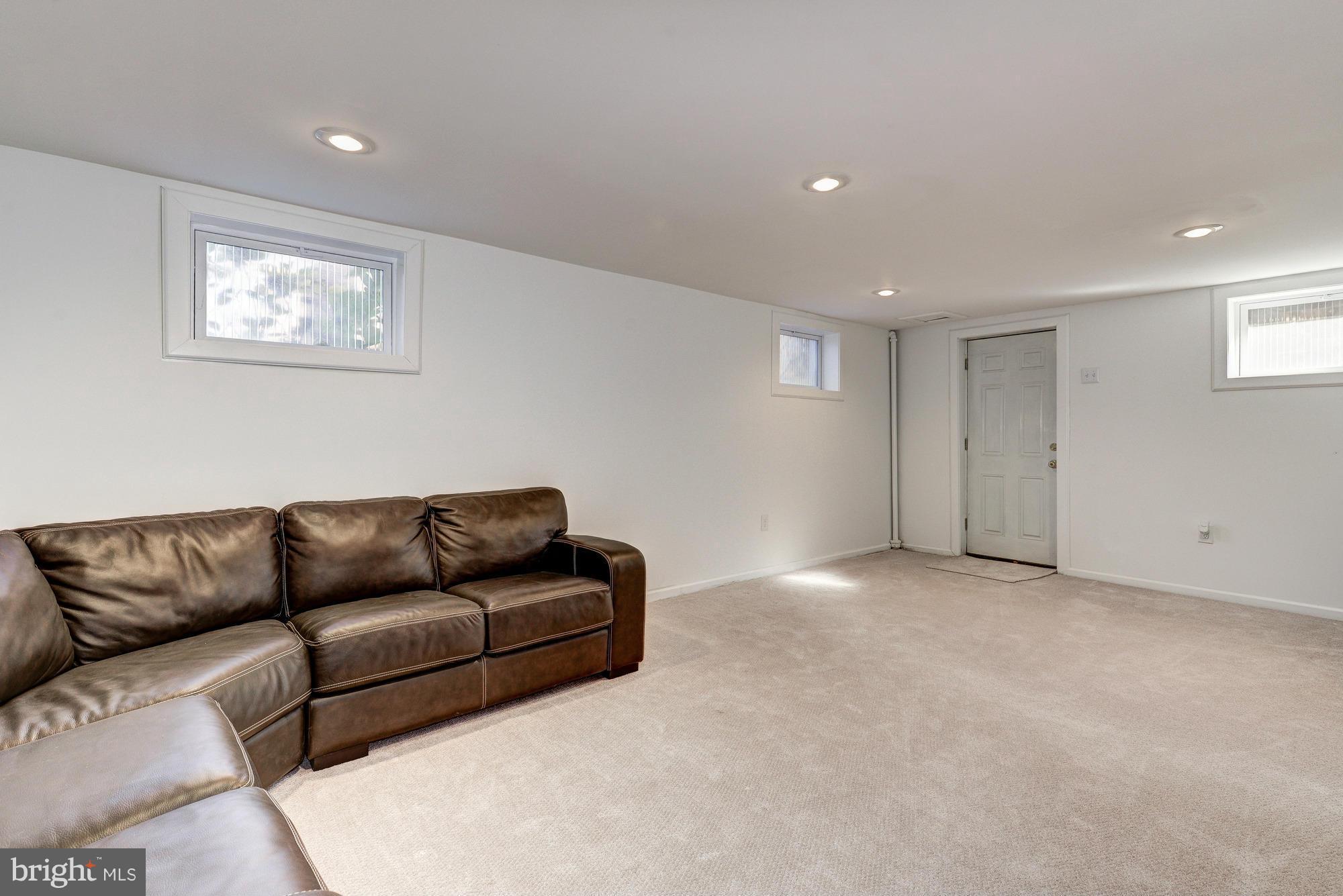 WOODSIDE - Residential