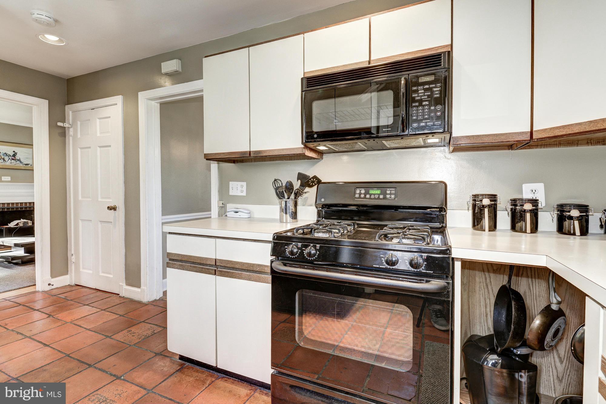 WOODSIDE - Residential