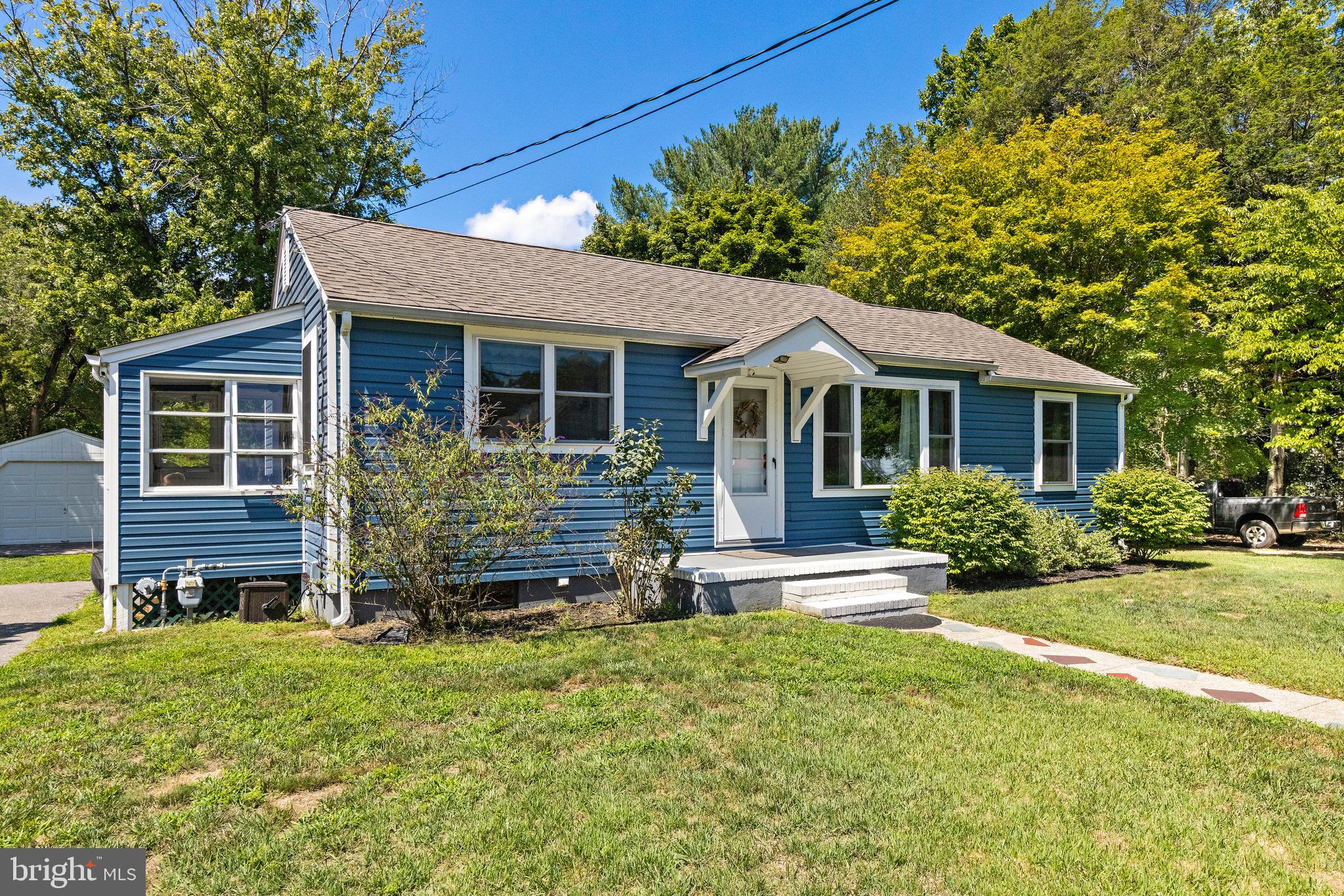16 S MAPLE AVENUE