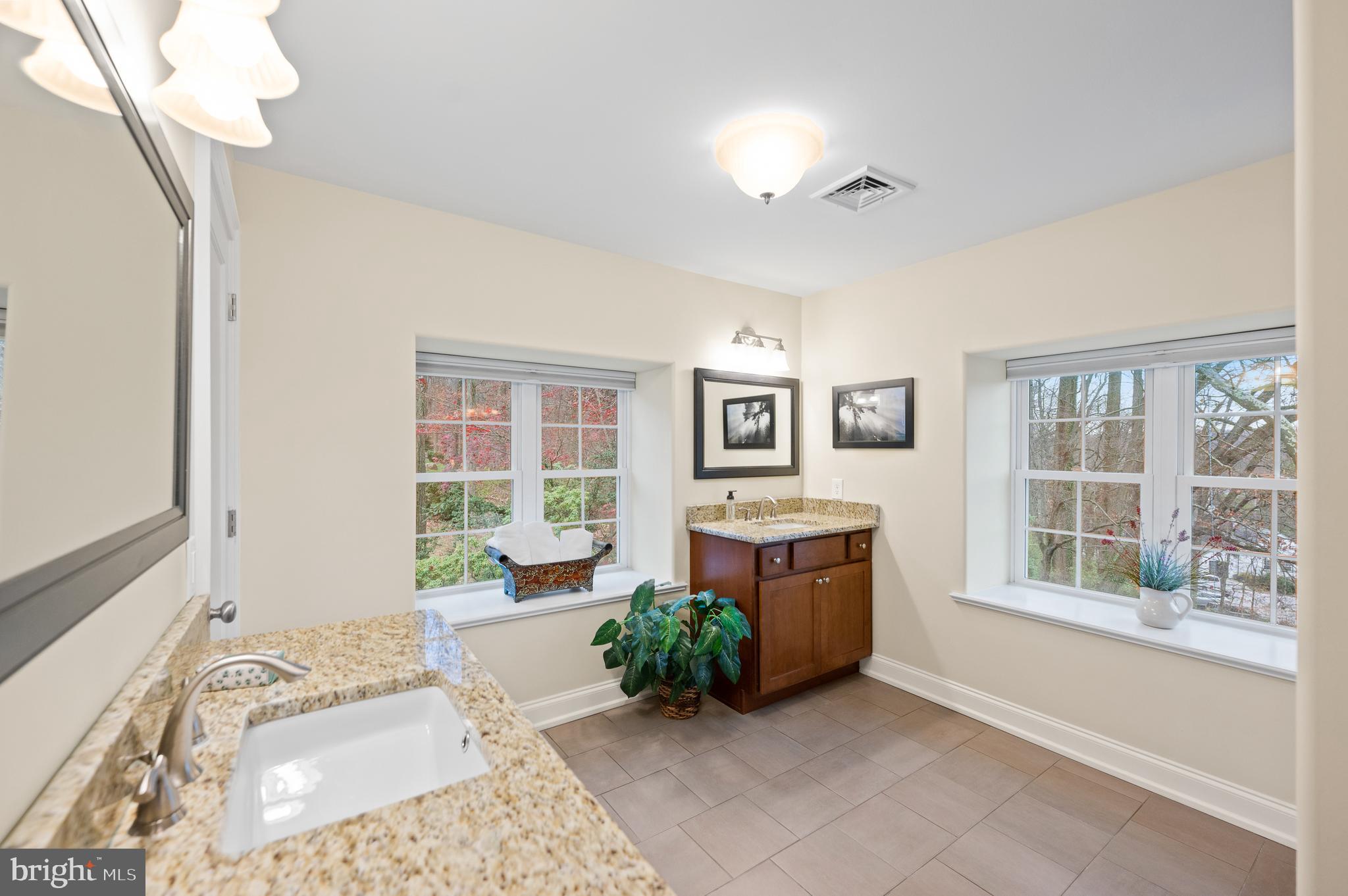 BENJAMIN HILL - Residential