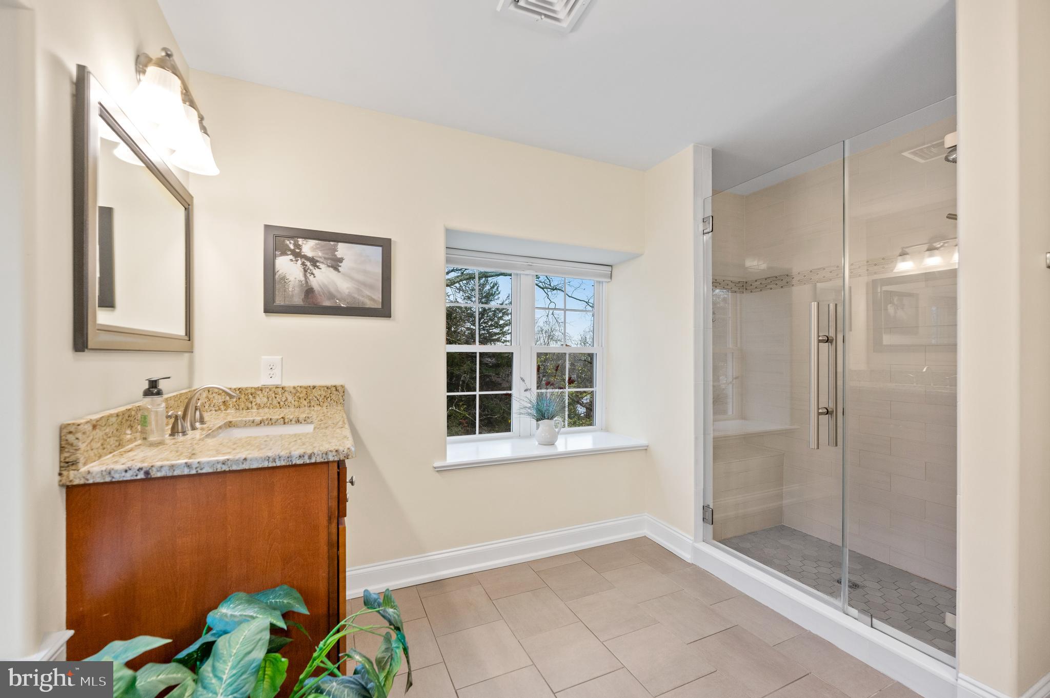 BENJAMIN HILL - Residential