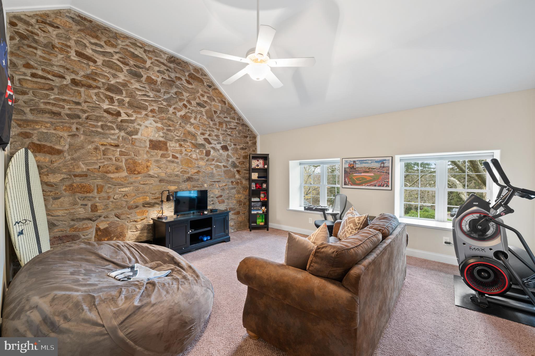 BENJAMIN HILL - Residential