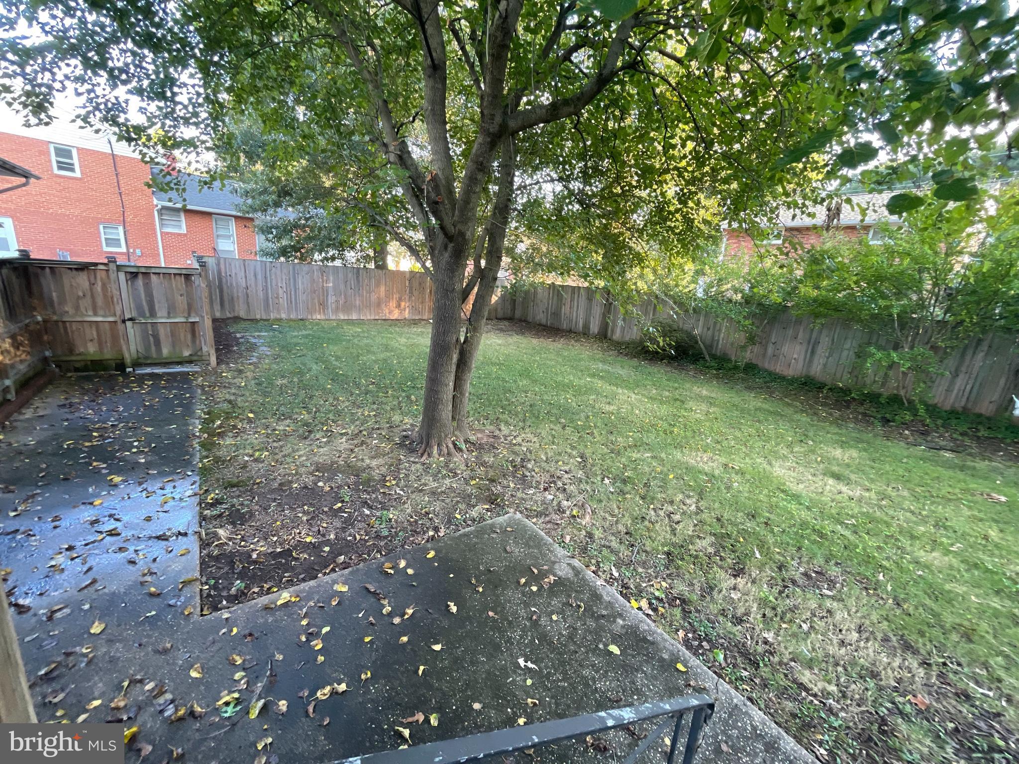 COLLEGE PARK WOODS - Residential Lease