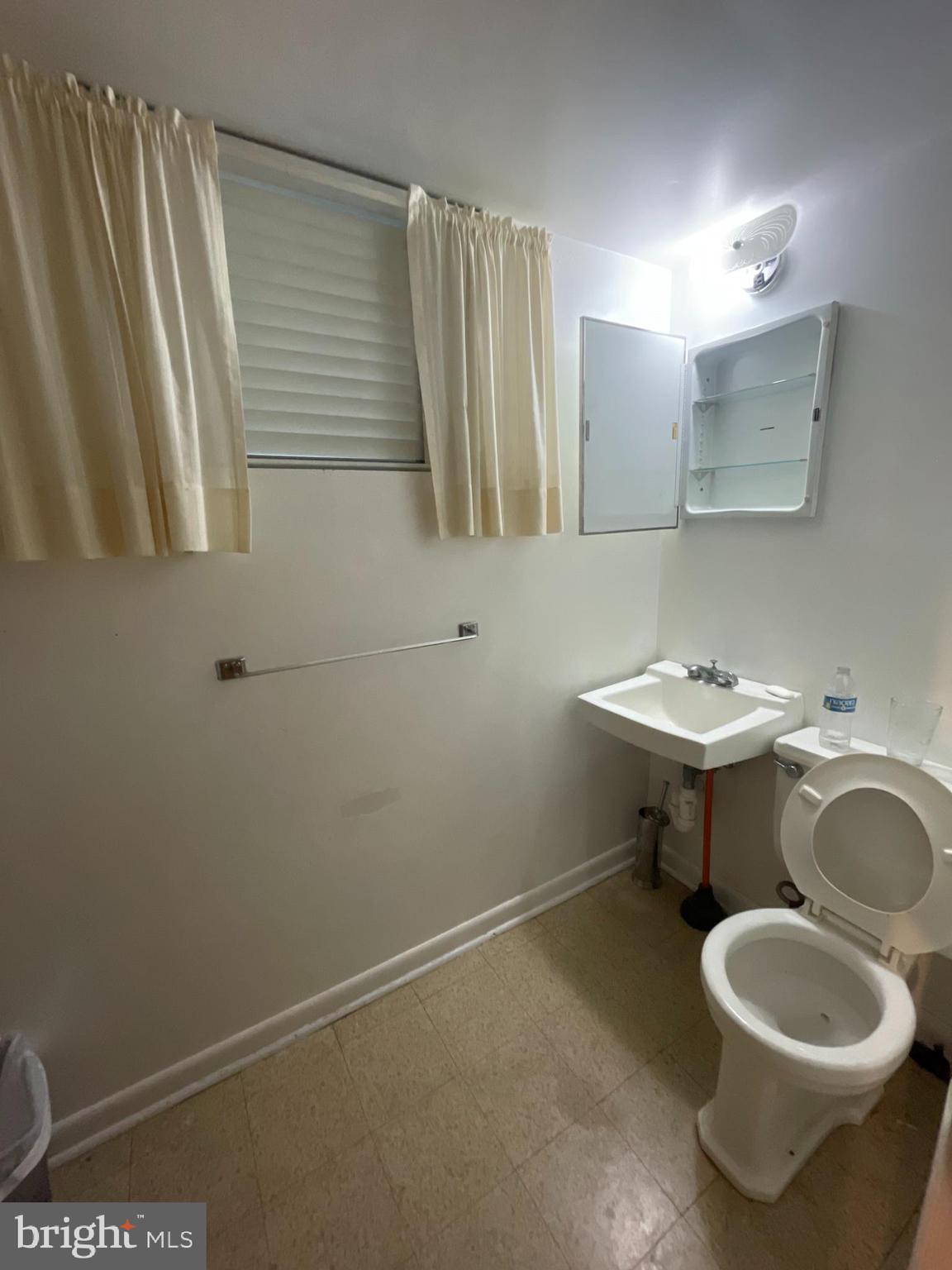 COLLEGE PARK WOODS - Residential Lease