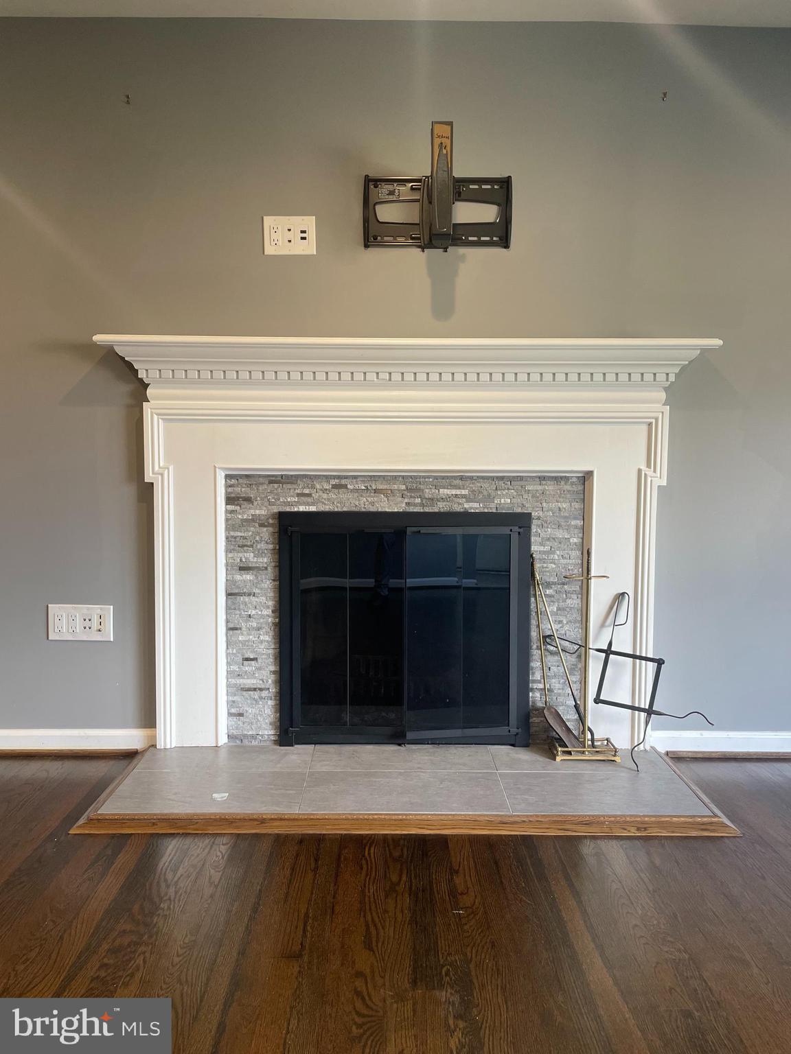 COLLEGE PARK WOODS - Residential Lease