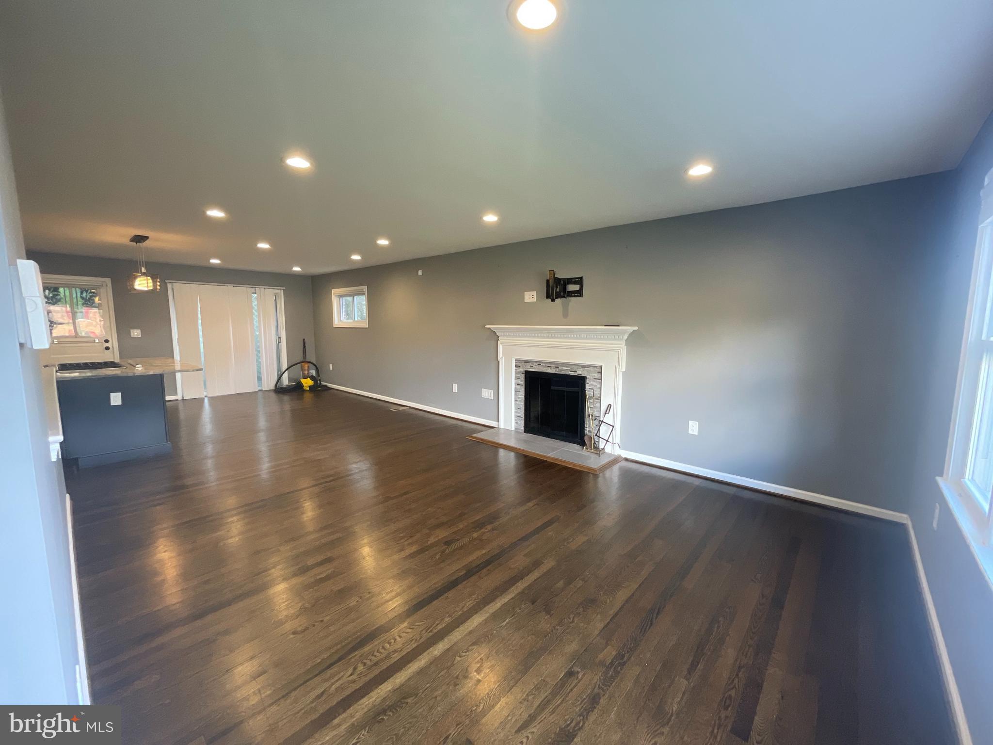 COLLEGE PARK WOODS - Residential Lease