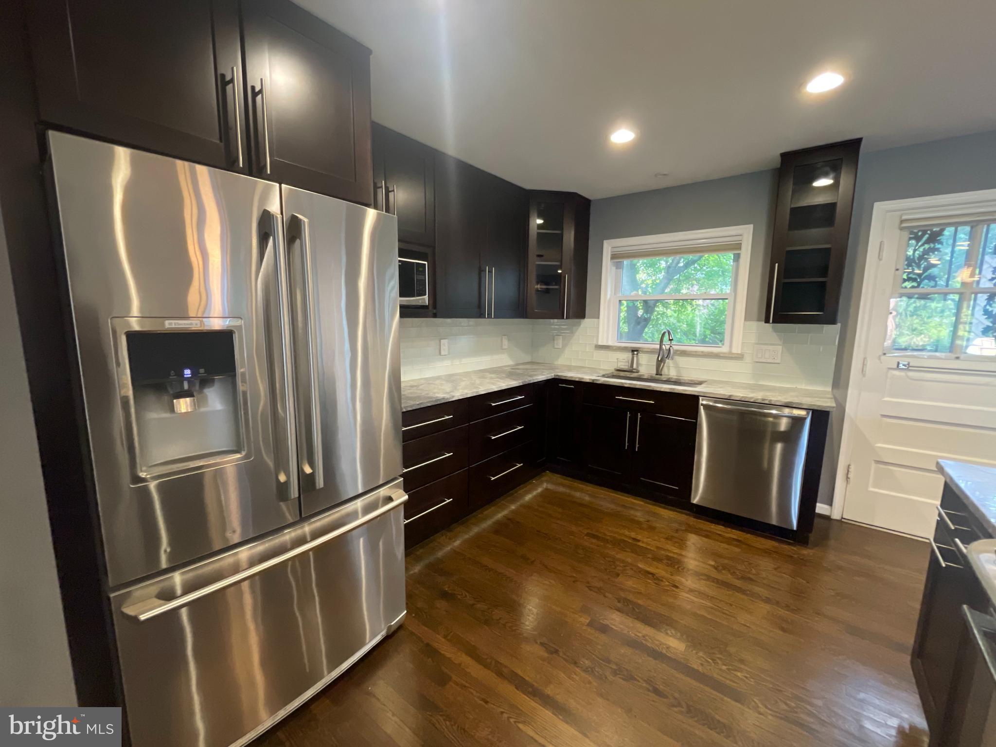 COLLEGE PARK WOODS - Residential Lease