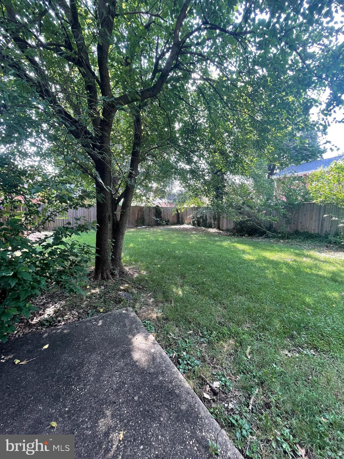 COLLEGE PARK WOODS - Residential Lease