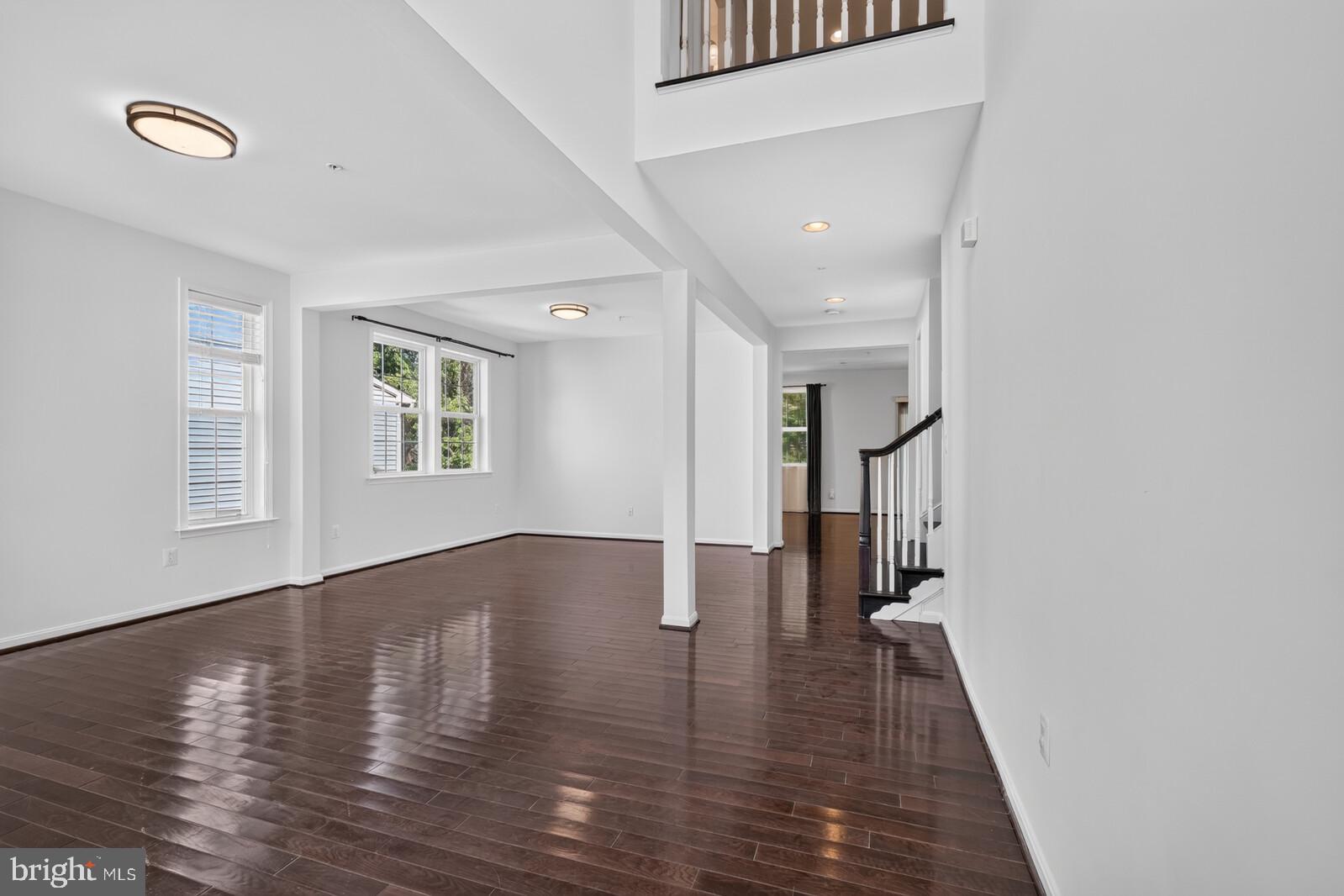 Property Search 906 SAINT MARTINS LOOP
