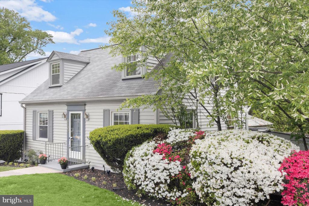 Photo of 3105 Fayette Road, KENSINGTON, MD 20895 (MLS # MDMC2228742)