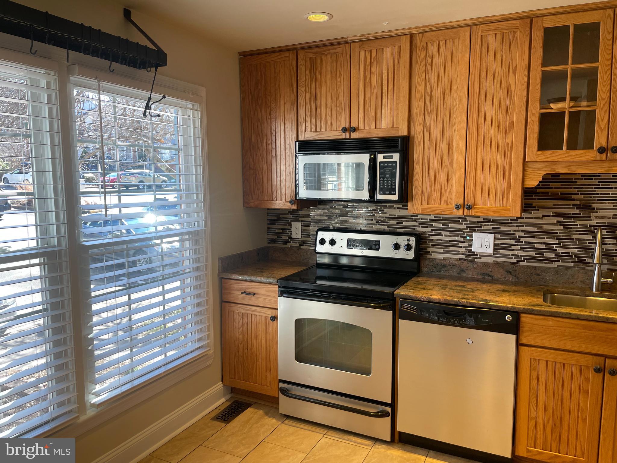 OLD MILL COMMUNITY - Residential Lease