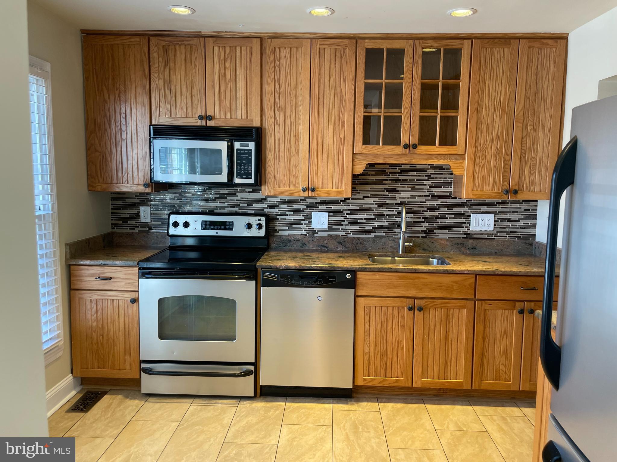 OLD MILL COMMUNITY - Residential Lease