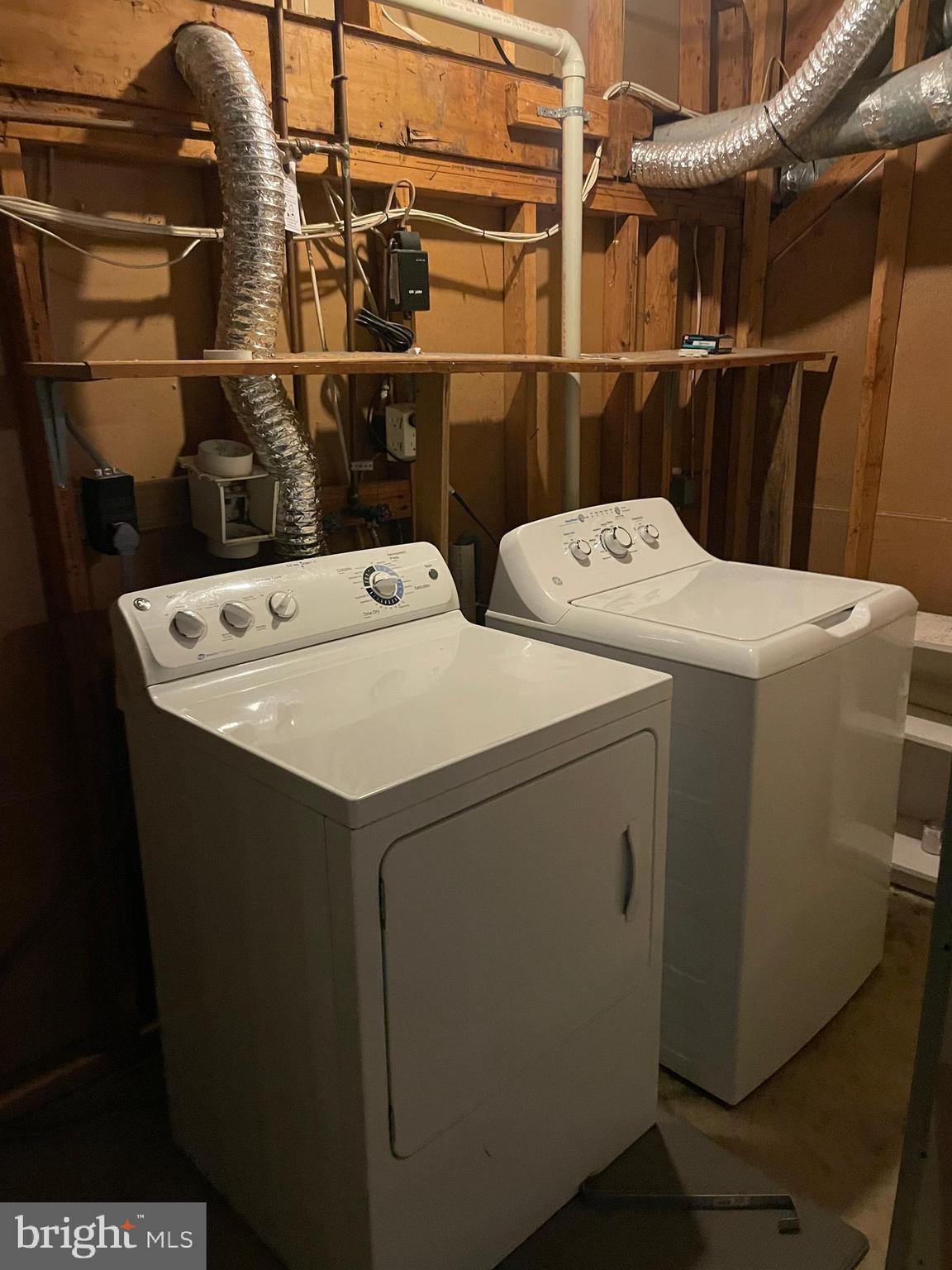 OLD MILL COMMUNITY - Residential Lease