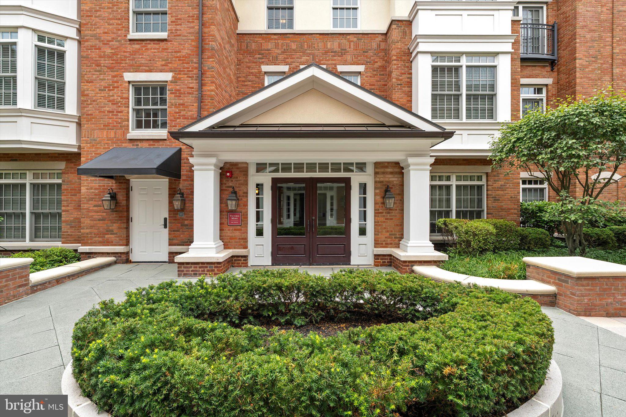132 VICTORIA MEWS