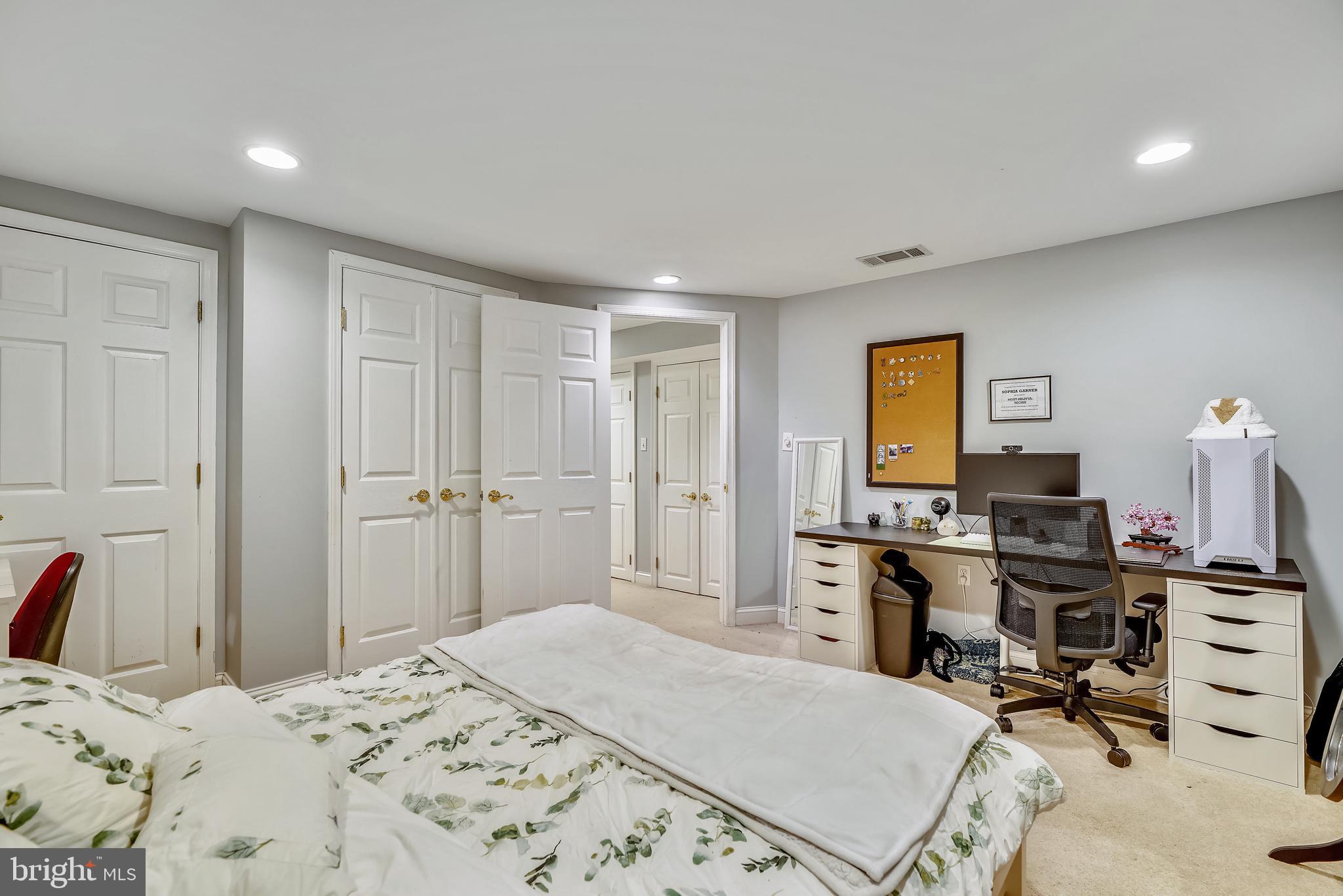 PINEY ORCHARD - Residential