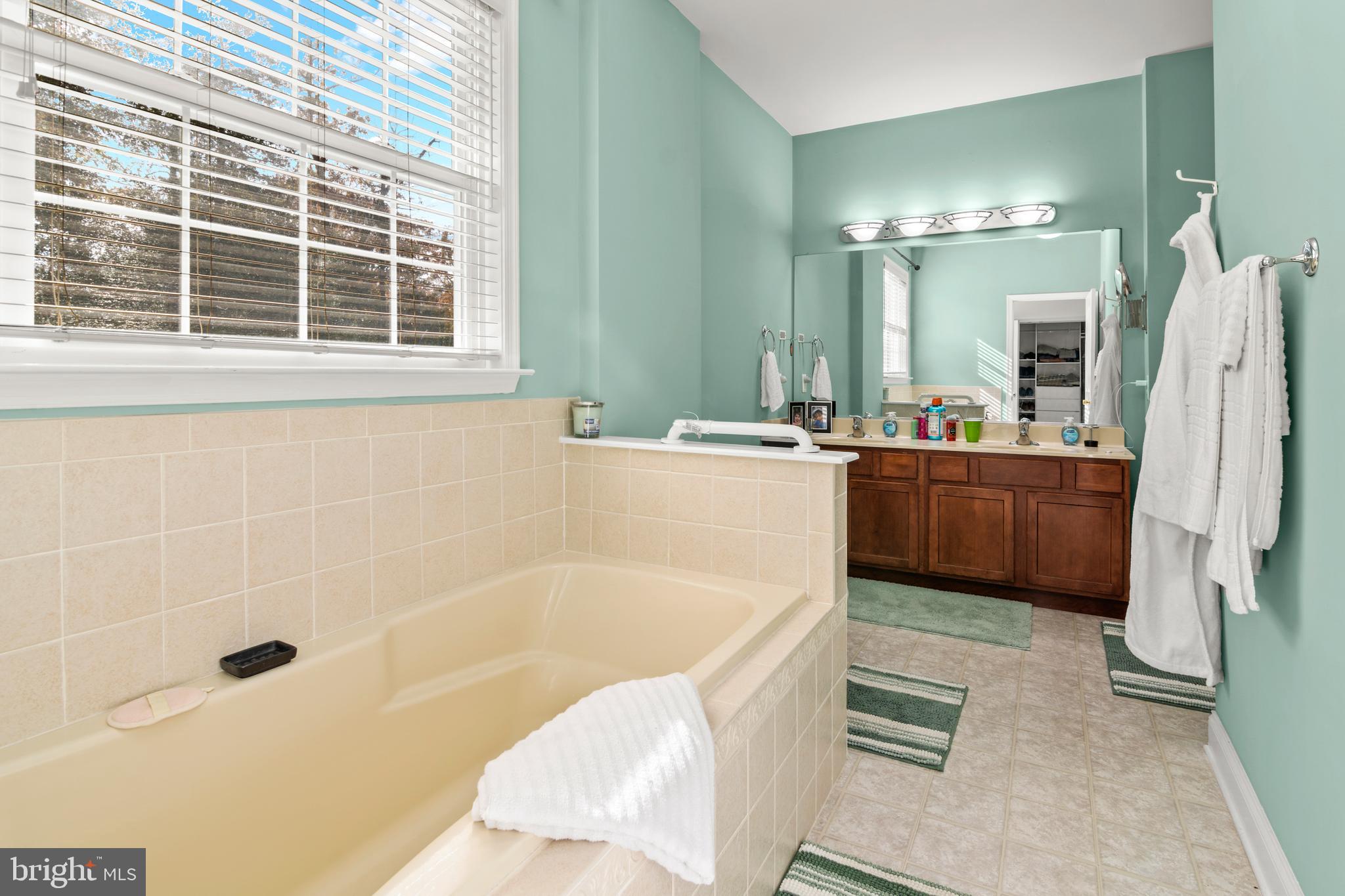 ROUSBY HALL WOODS - Residential