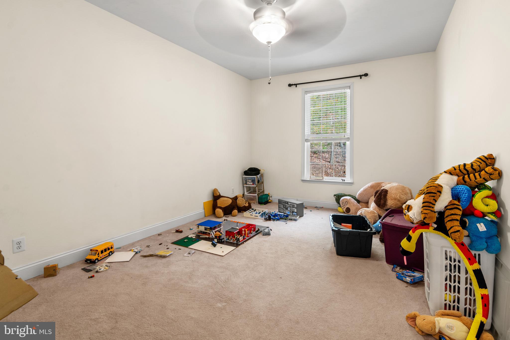 ROUSBY HALL WOODS - Residential