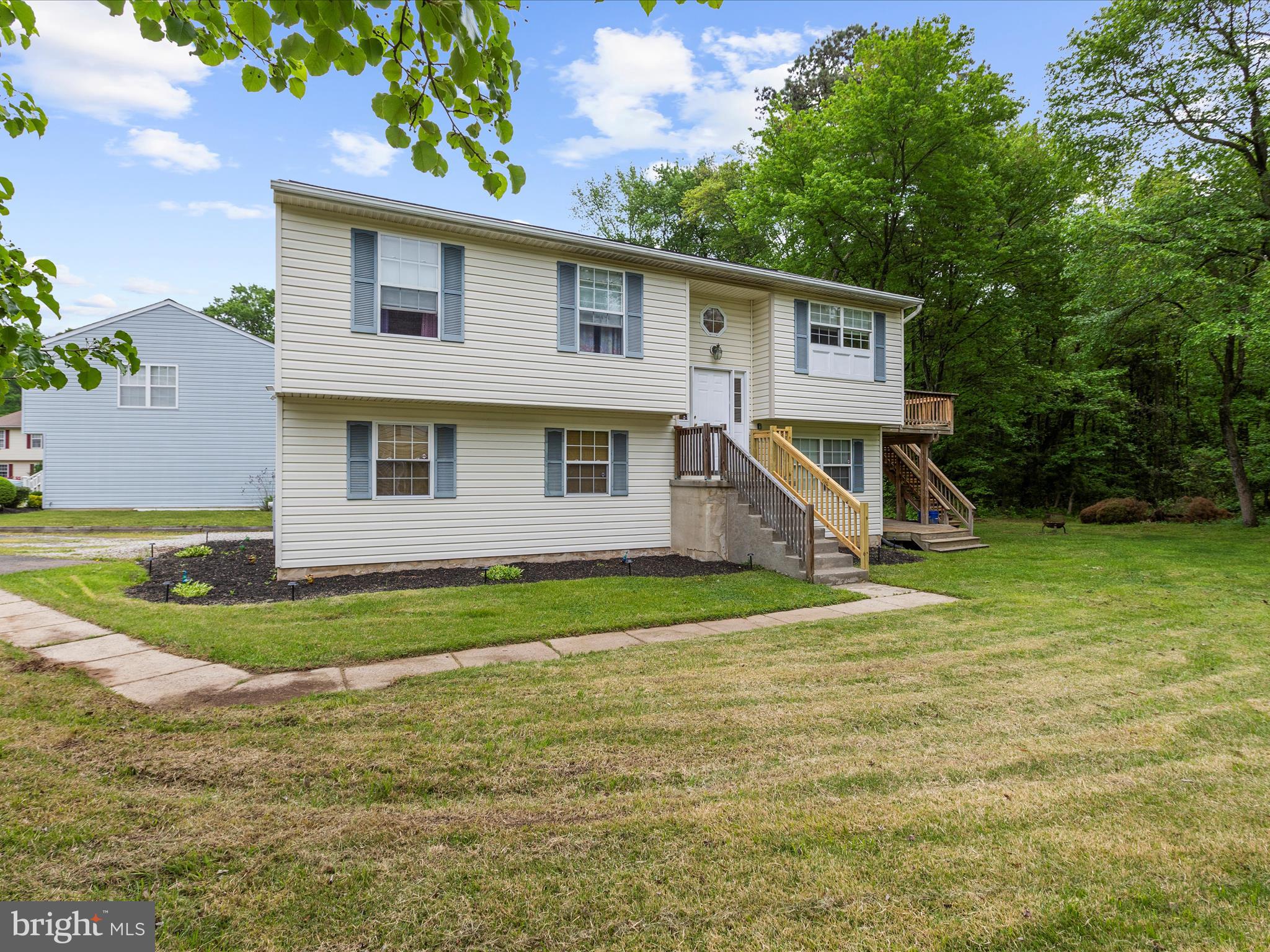 PASADENA PINES - Residential