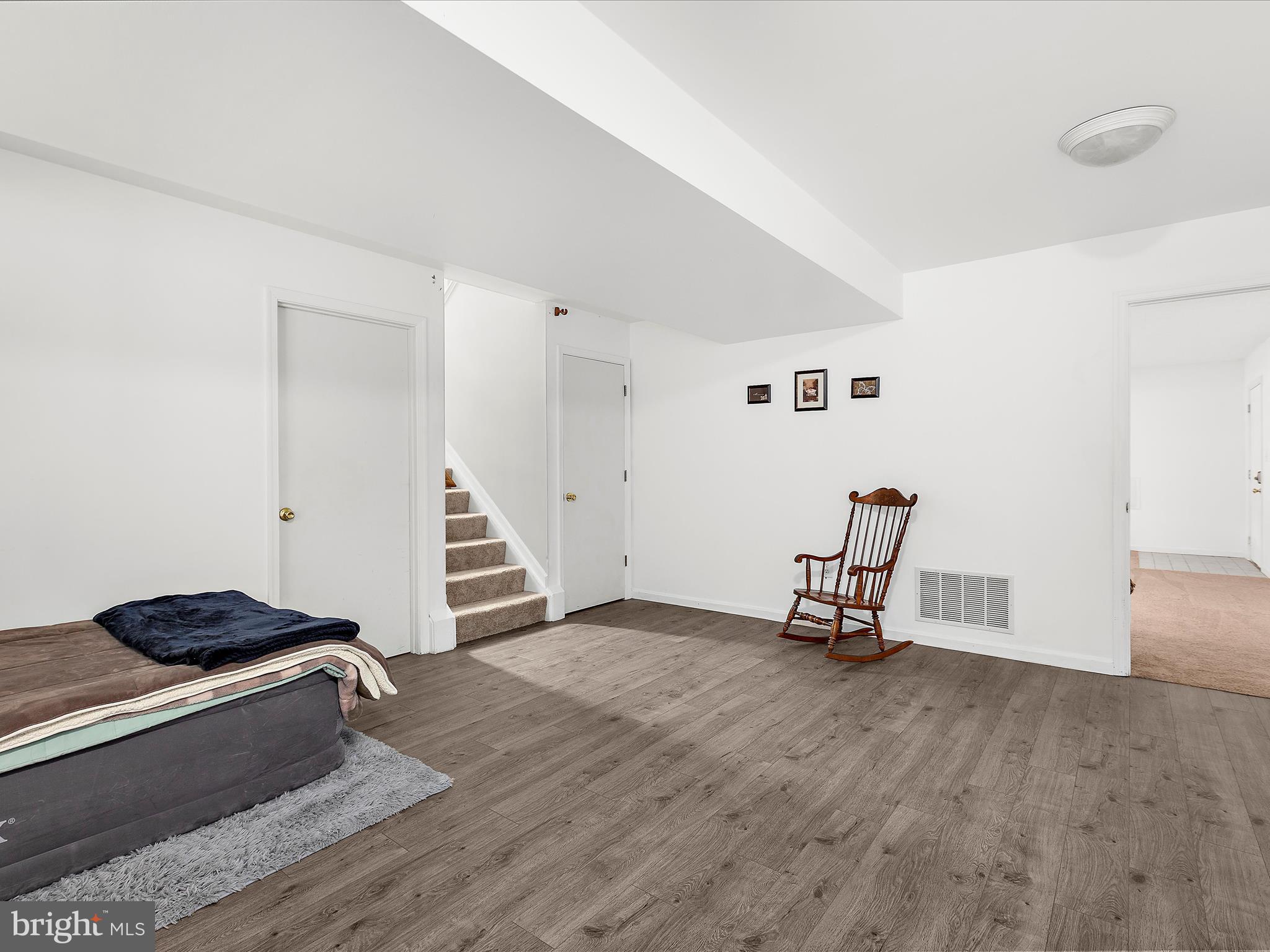 PASADENA PINES - Residential