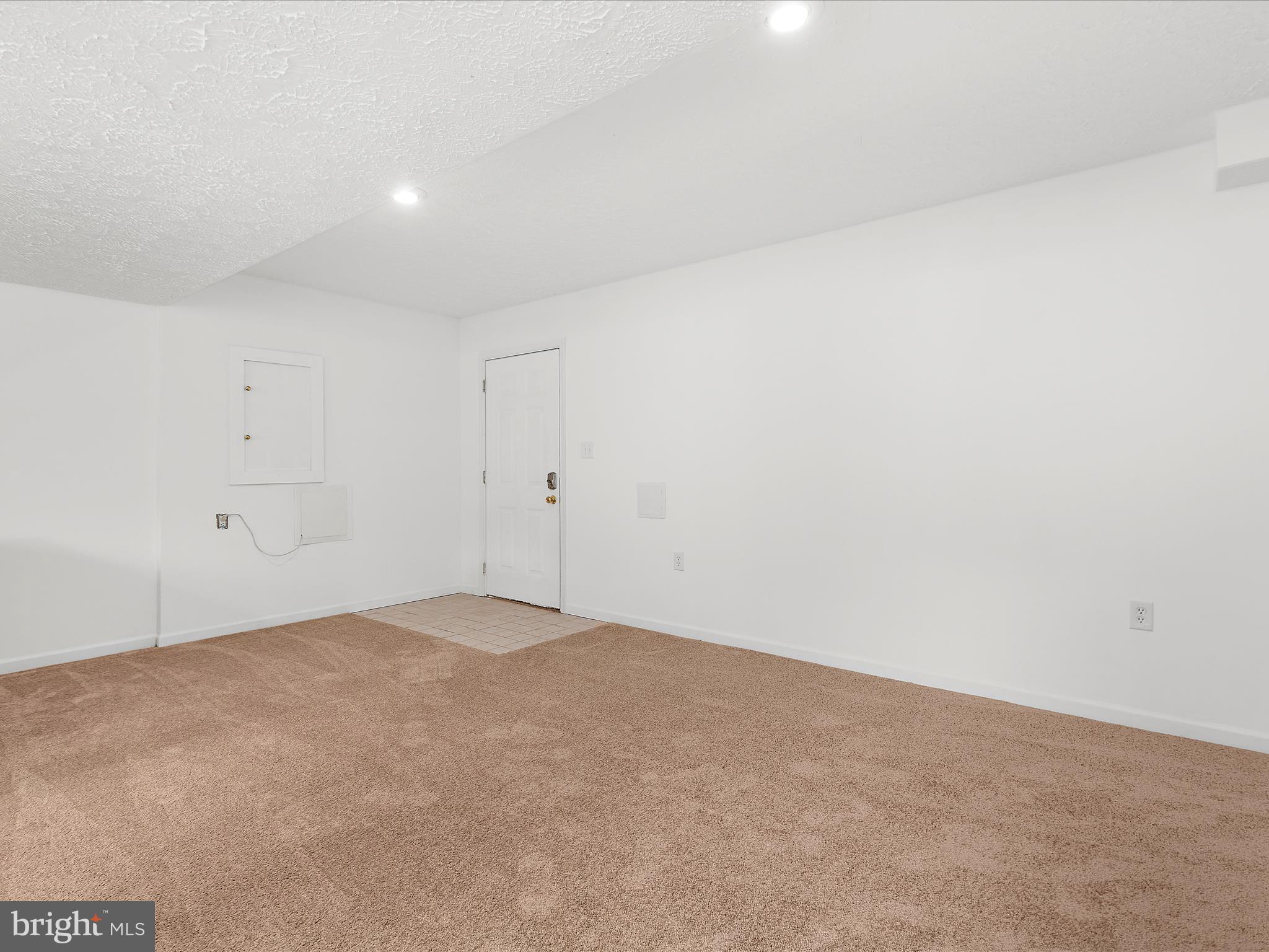 PASADENA PINES - Residential