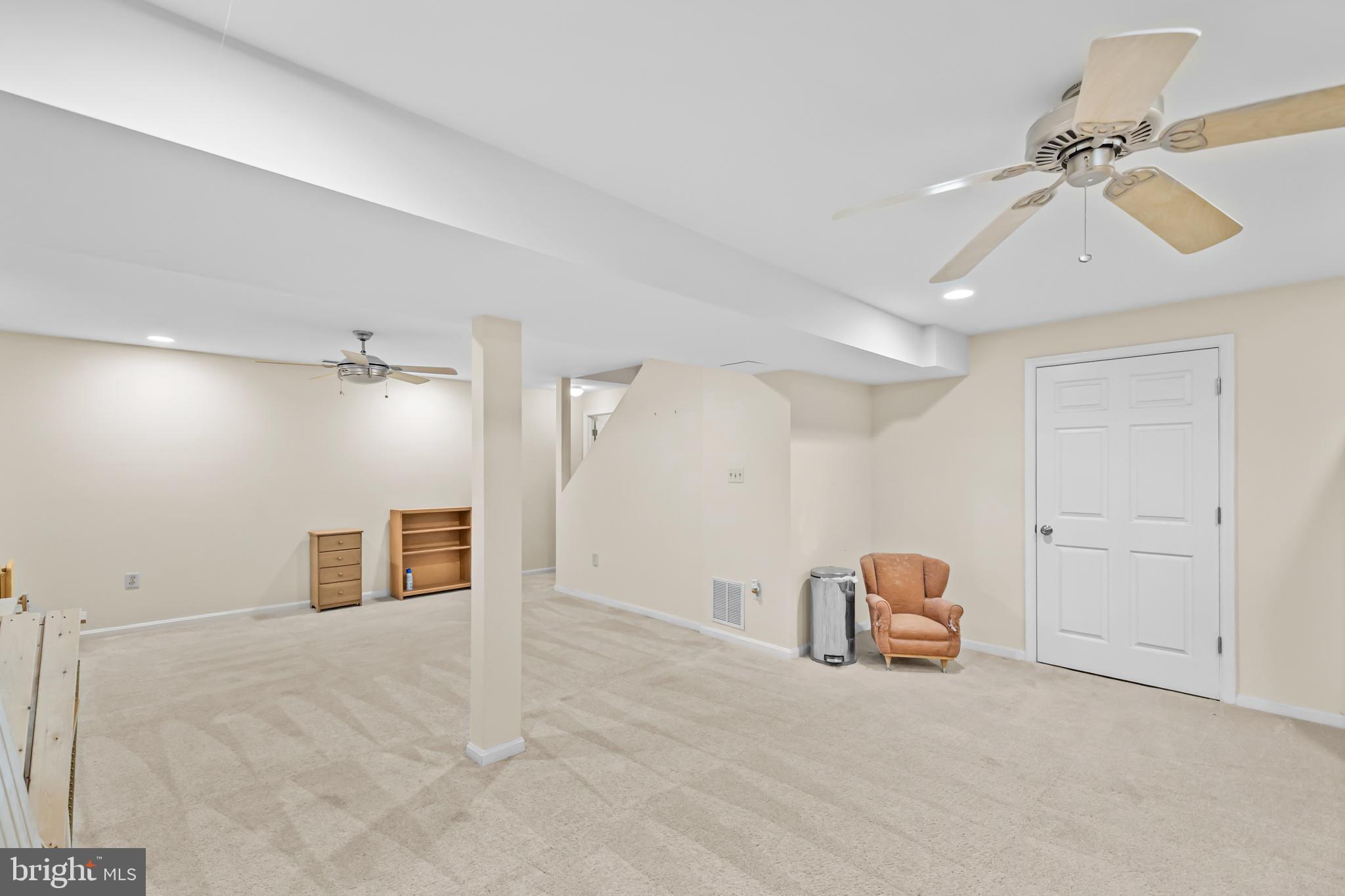 KINGSTON CHASE - Residential