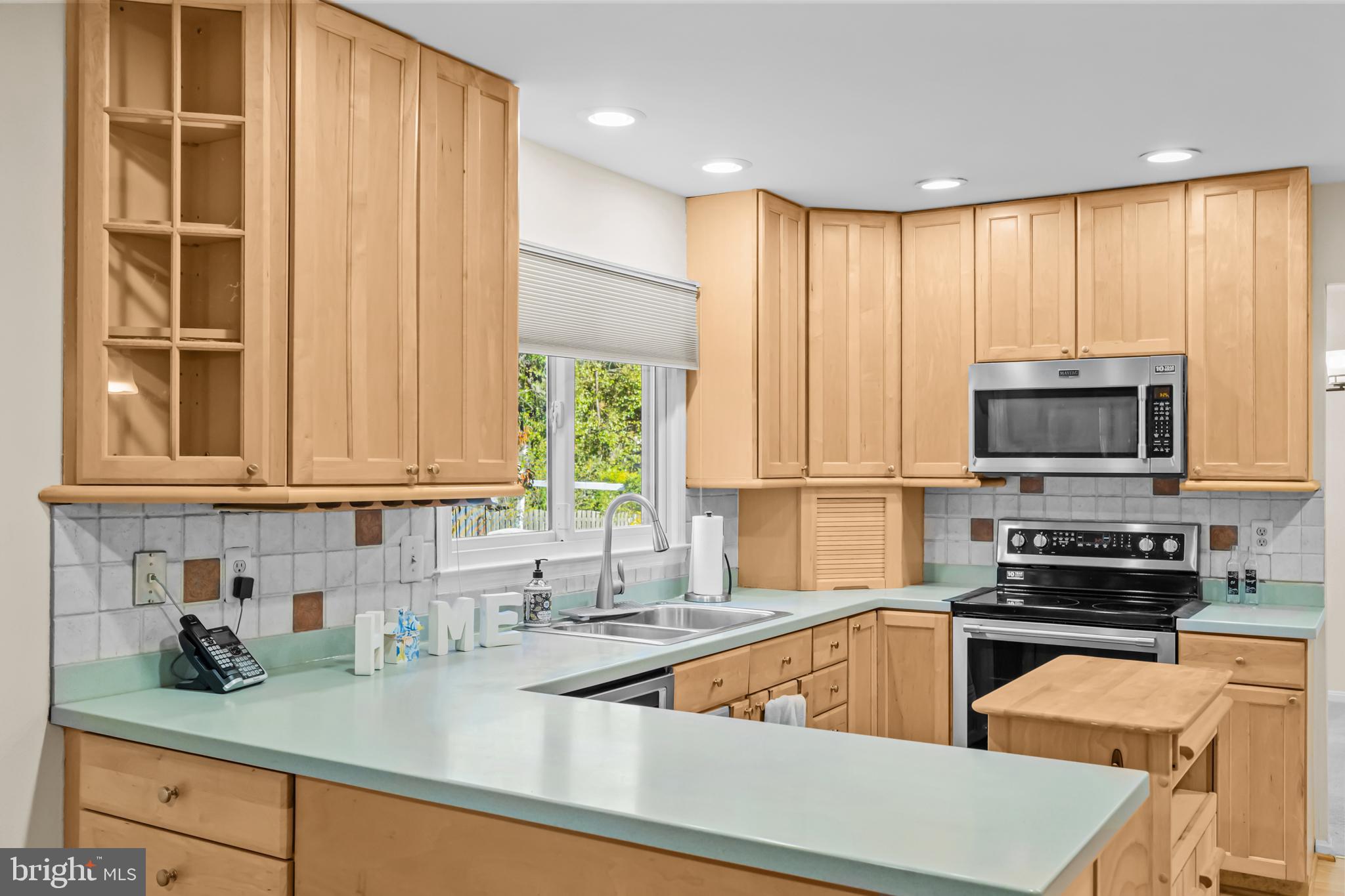 KINGSTON CHASE - Residential