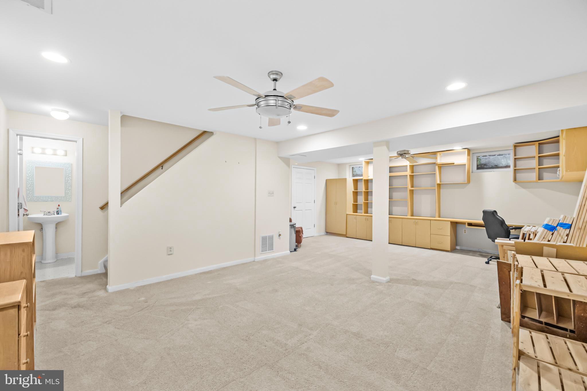 KINGSTON CHASE - Residential