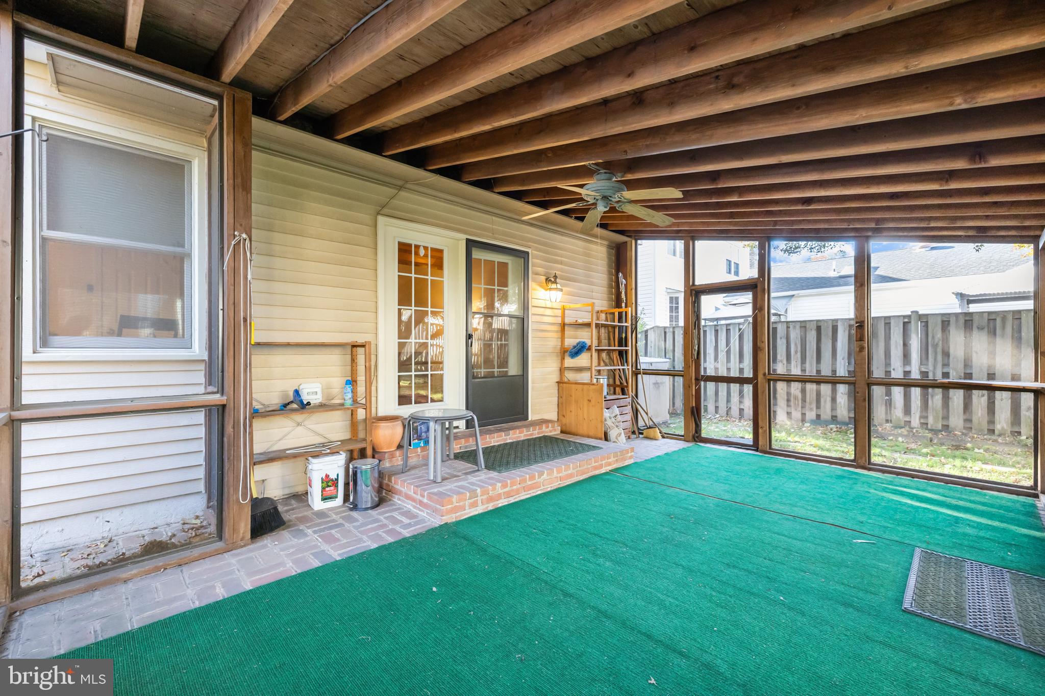 KINGSTON CHASE - Residential