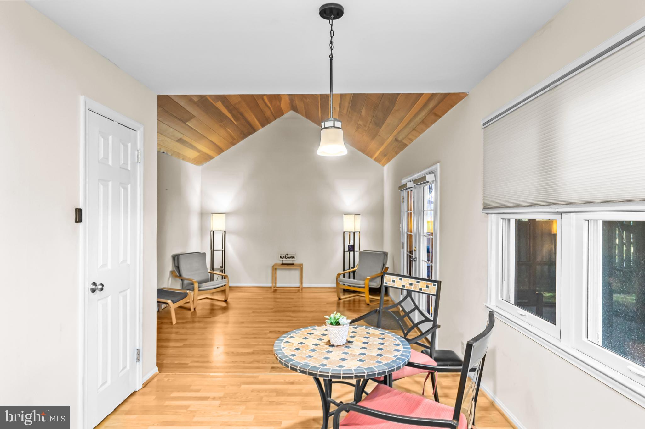 KINGSTON CHASE - Residential